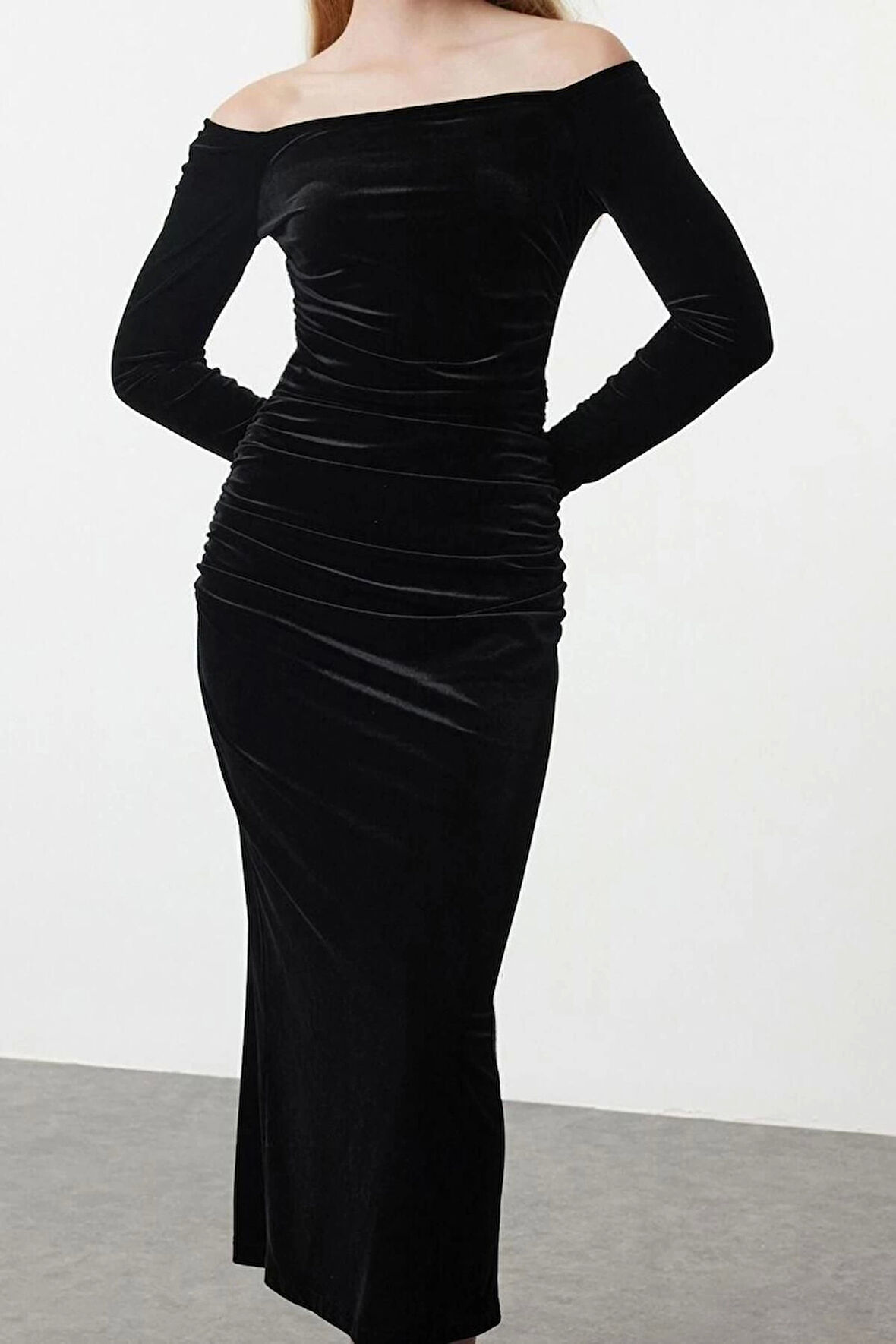 Moda Stil Fitted Carmen Yaka Midi Boy Vücuda Oturan Örme Kadife Elbise