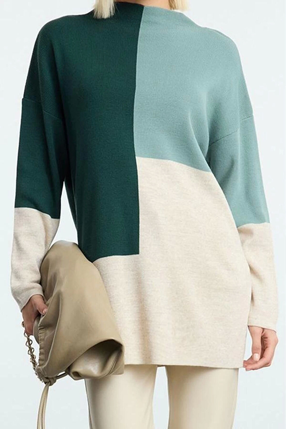 Kadın Modern Tarz Rahat Uzun Dik Yaka Renk Bloklu Kol Regular Triko Kazak