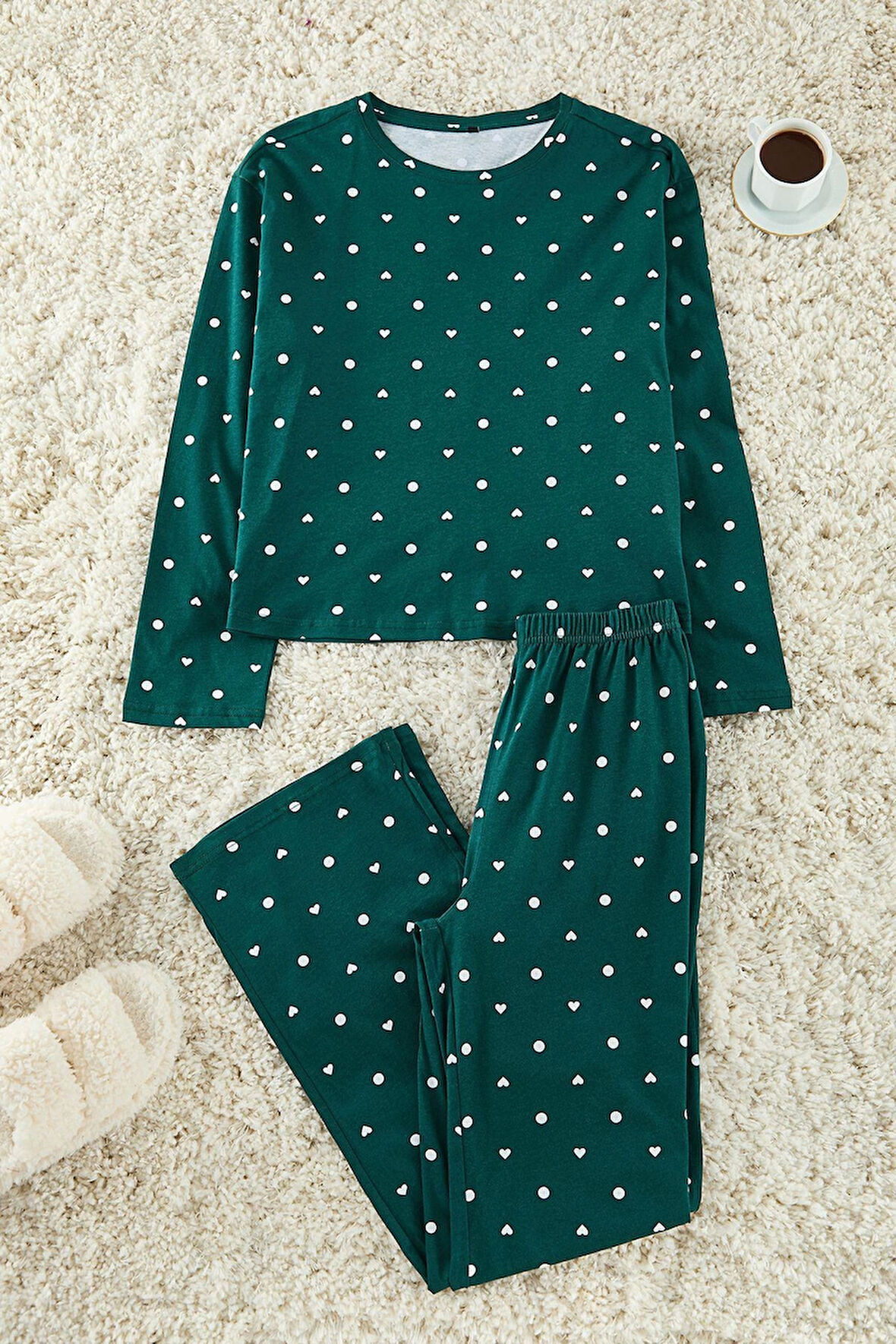 Tarz Rahat Uzun Kollu Boru Paça %100 Pamuklu Puantiye ve Kalp Desenli Örme Pijama Takımı