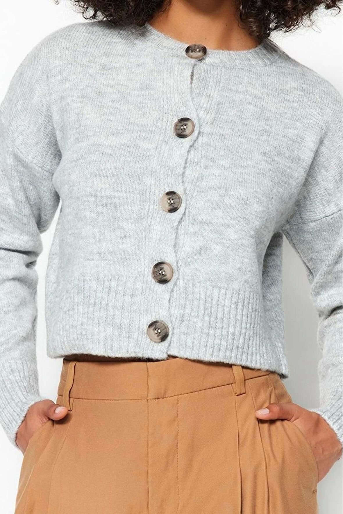 Stil Modern Kadın Crop Düşük Kol Bisiklet Yaka Yumuşak Dokulu Düğmeli Triko Hırka