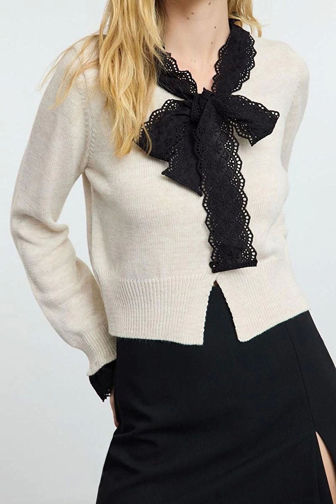 Stil Modern Kadın Crop Standart Kol Bisiklet Yaka Garni Detaylı Renk Bloklu Triko Hırka