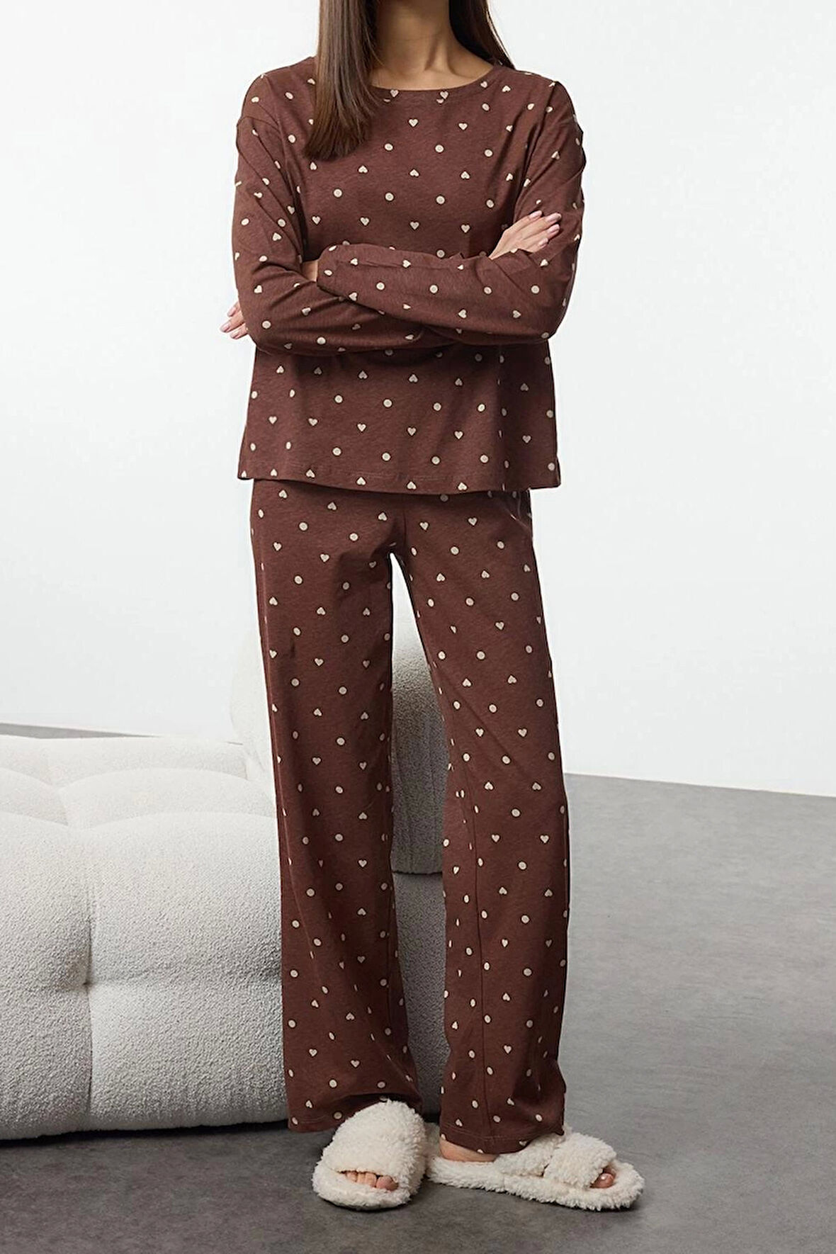 Tarz Rahat Uzun Kollu Boru Paça %100 Pamuklu Puantiye ve Kalp Desenli Örme Pijama Takımı