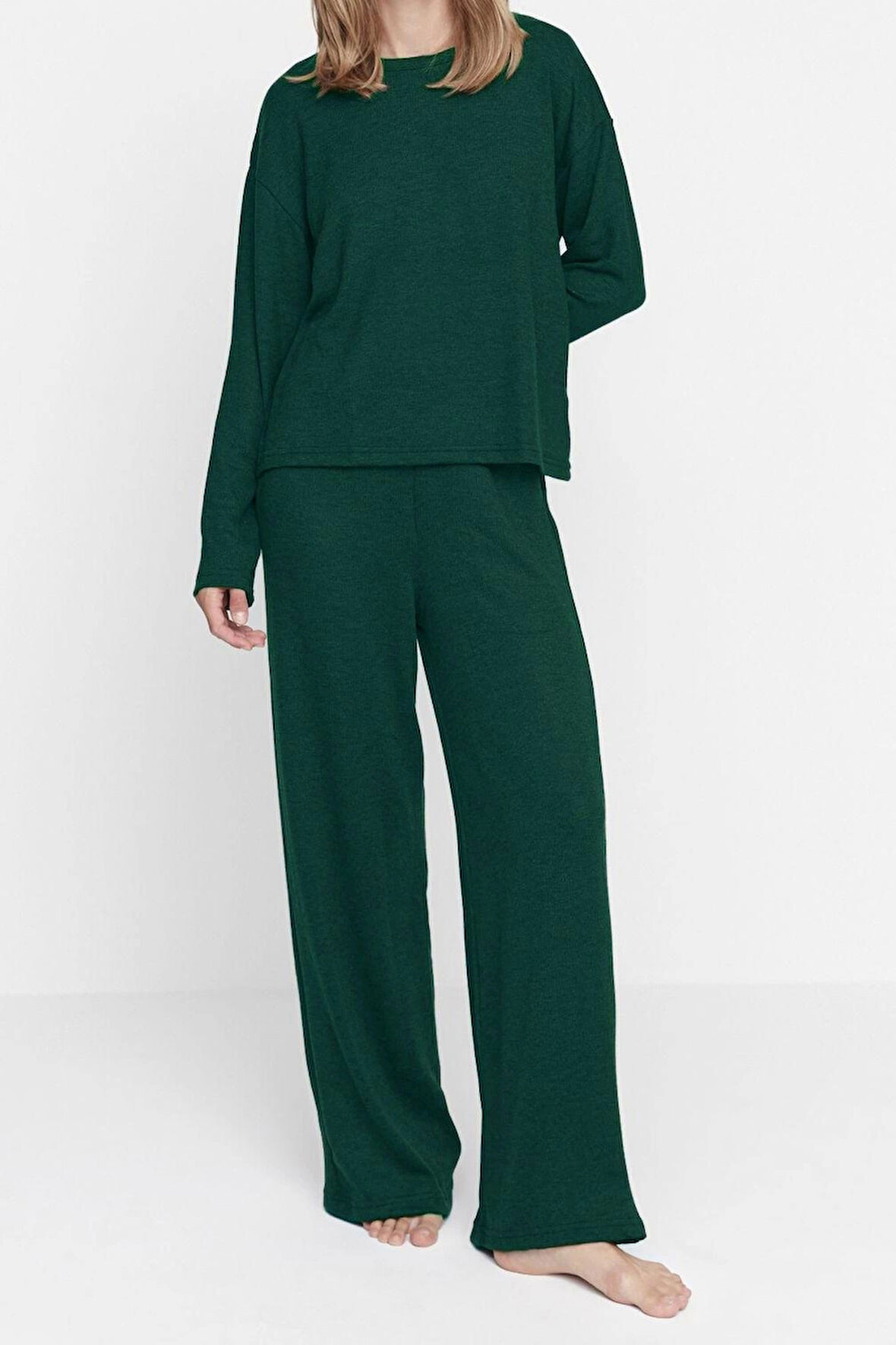Tarz Rahat Uzun Kollu Geniş Paça Fitilli Örme Pijama Takımı