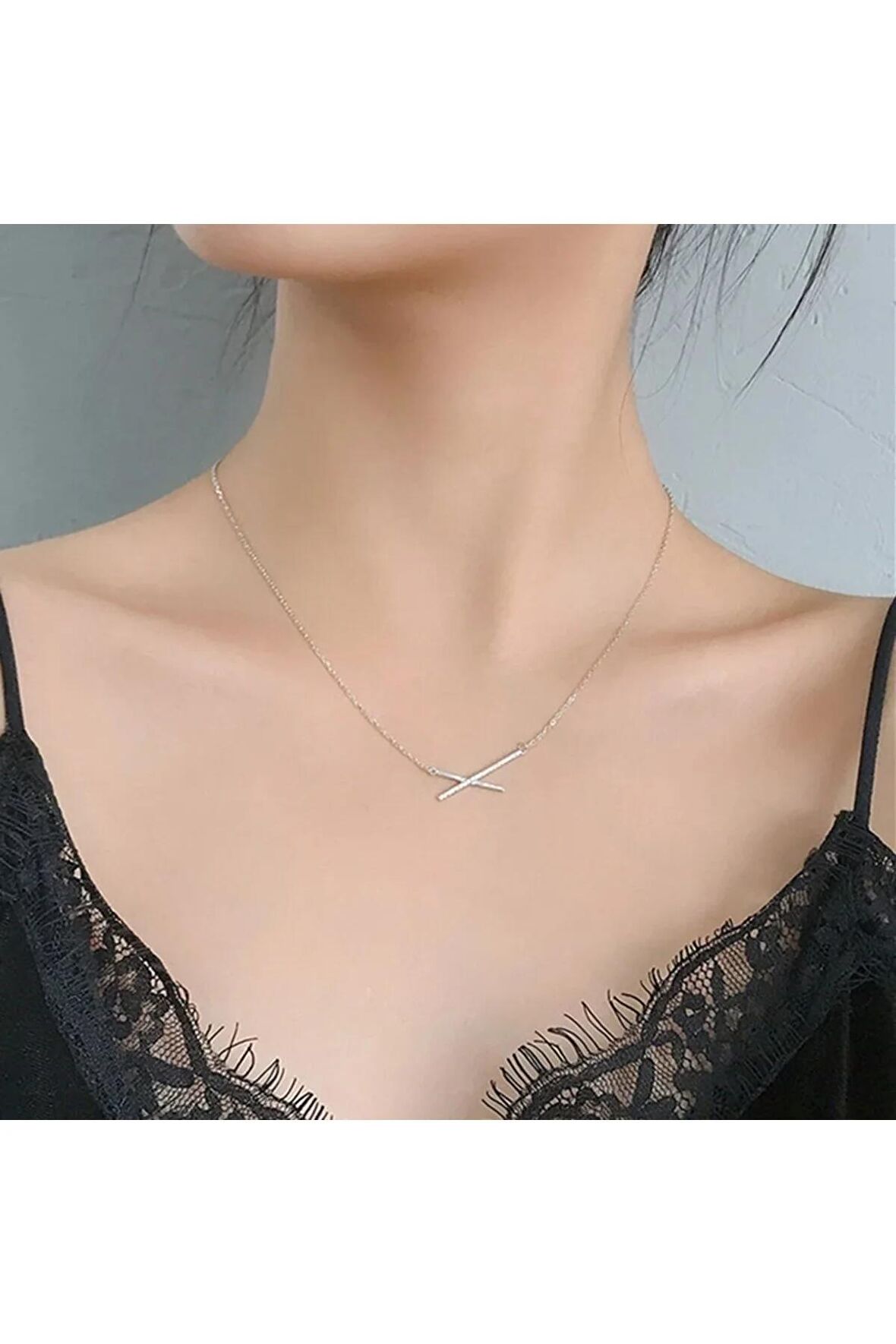 925 Ayar Gümüş Zirkon Taşlı Geometrik Çapraz Kolye