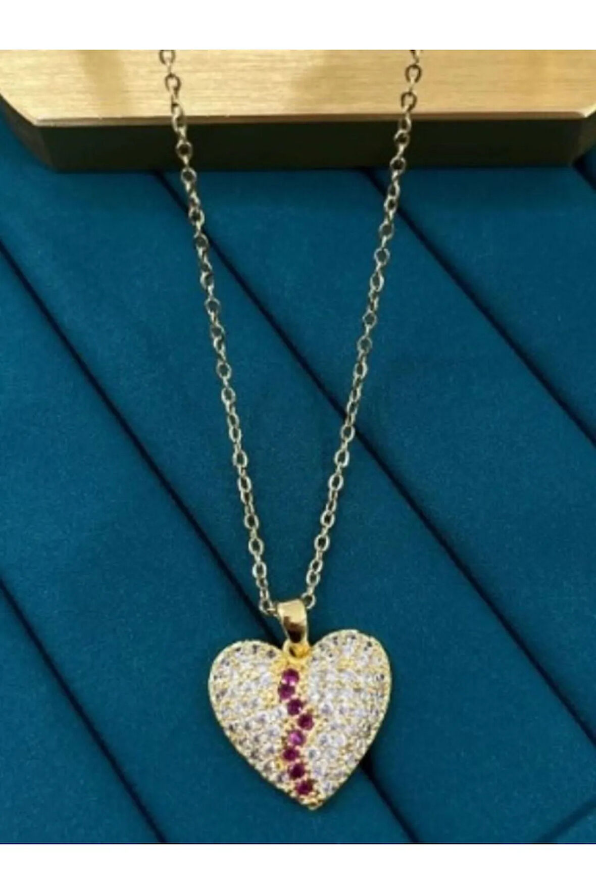 Kristal Taşlı Gold Renk Kalp Çelik Kolye