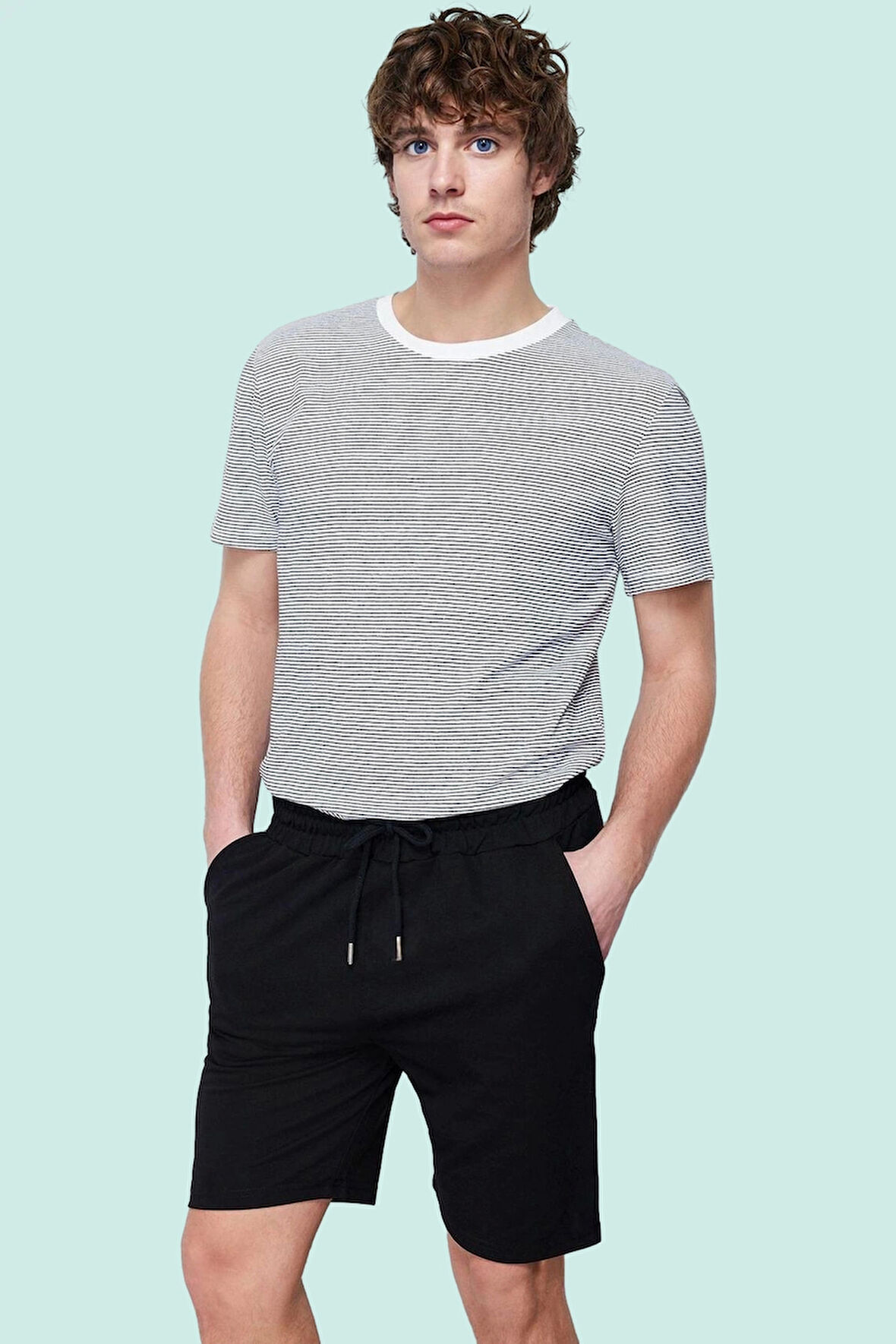 Erkek Basic Şort Pamuklu Kumaş Rahat Kesim Günlük Kombinler Hafta Sonu Yaz Aylarının Vazgeçilmezi