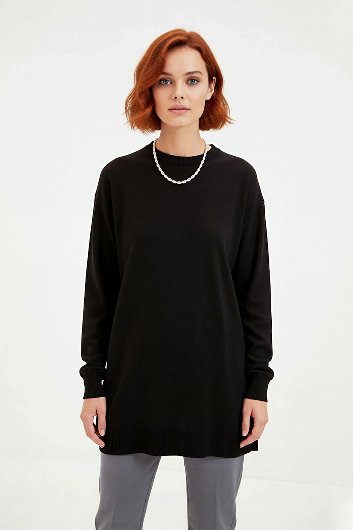 Kadın Relaxed Kalıp Triko Tunik Bisiklet Yaka Akrilik Düşük Kol Düz Desenli Yırtmaç Detaylı İnce