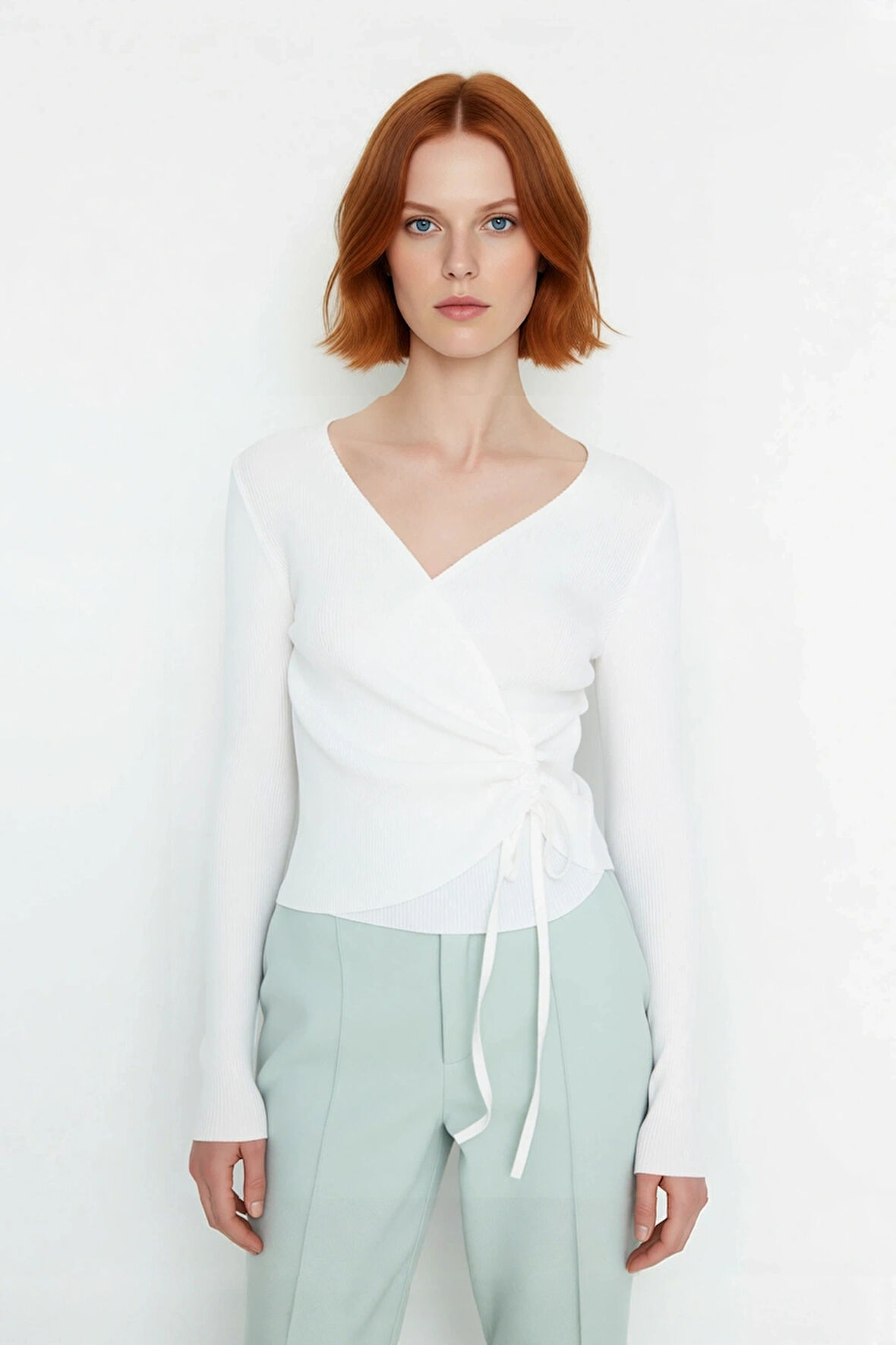 Kadın Fitted Basic Triko Üst Kruvaze Yaka Bağcıklı Detaylı Günlük Kombinlerde Şıklık Ve Konfor