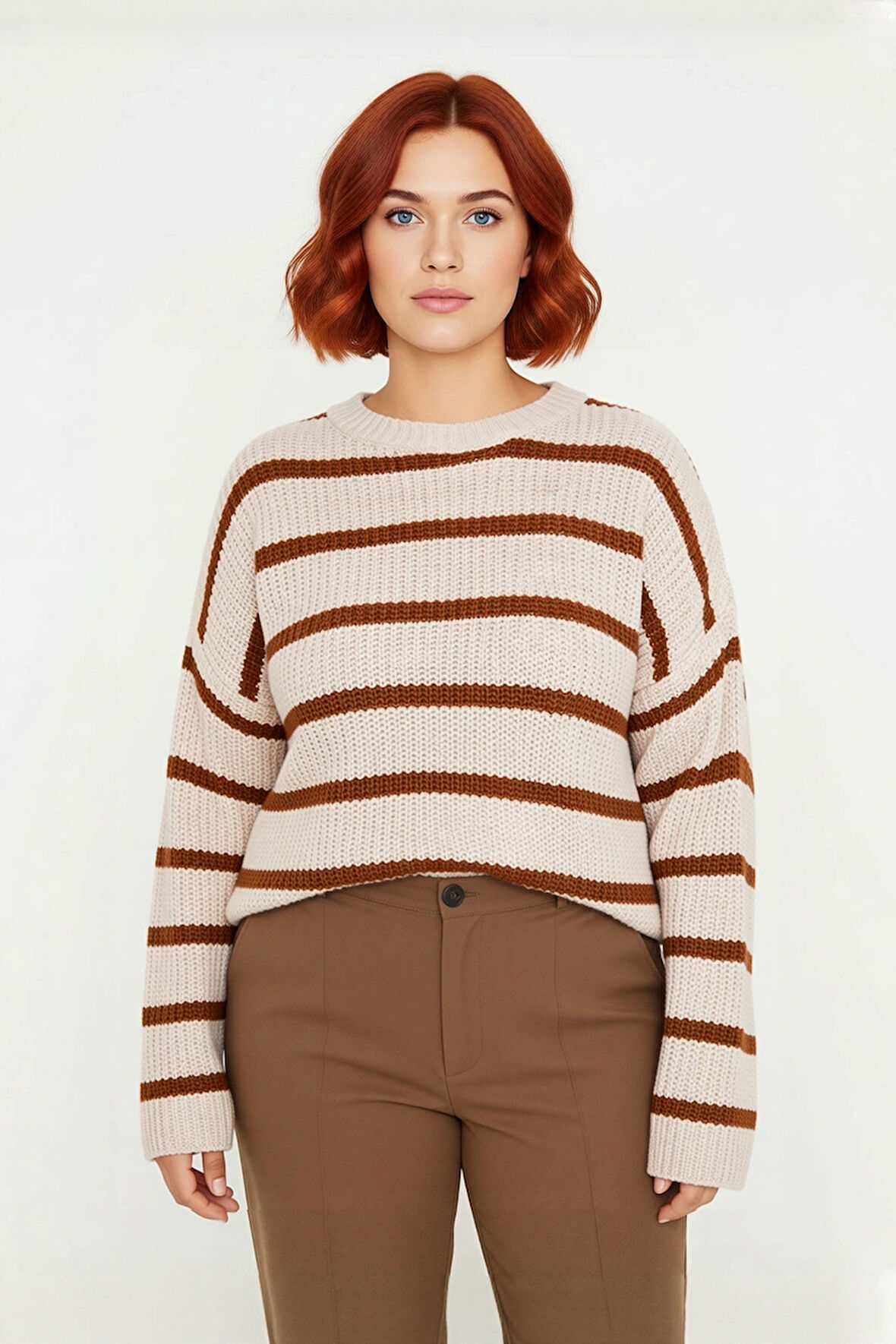 Kadın Çizgili Bisiklet Yaka Triko Kazak Lacivert Tonlarıyla Şık ve Rahat Kış Kombinleri İçin