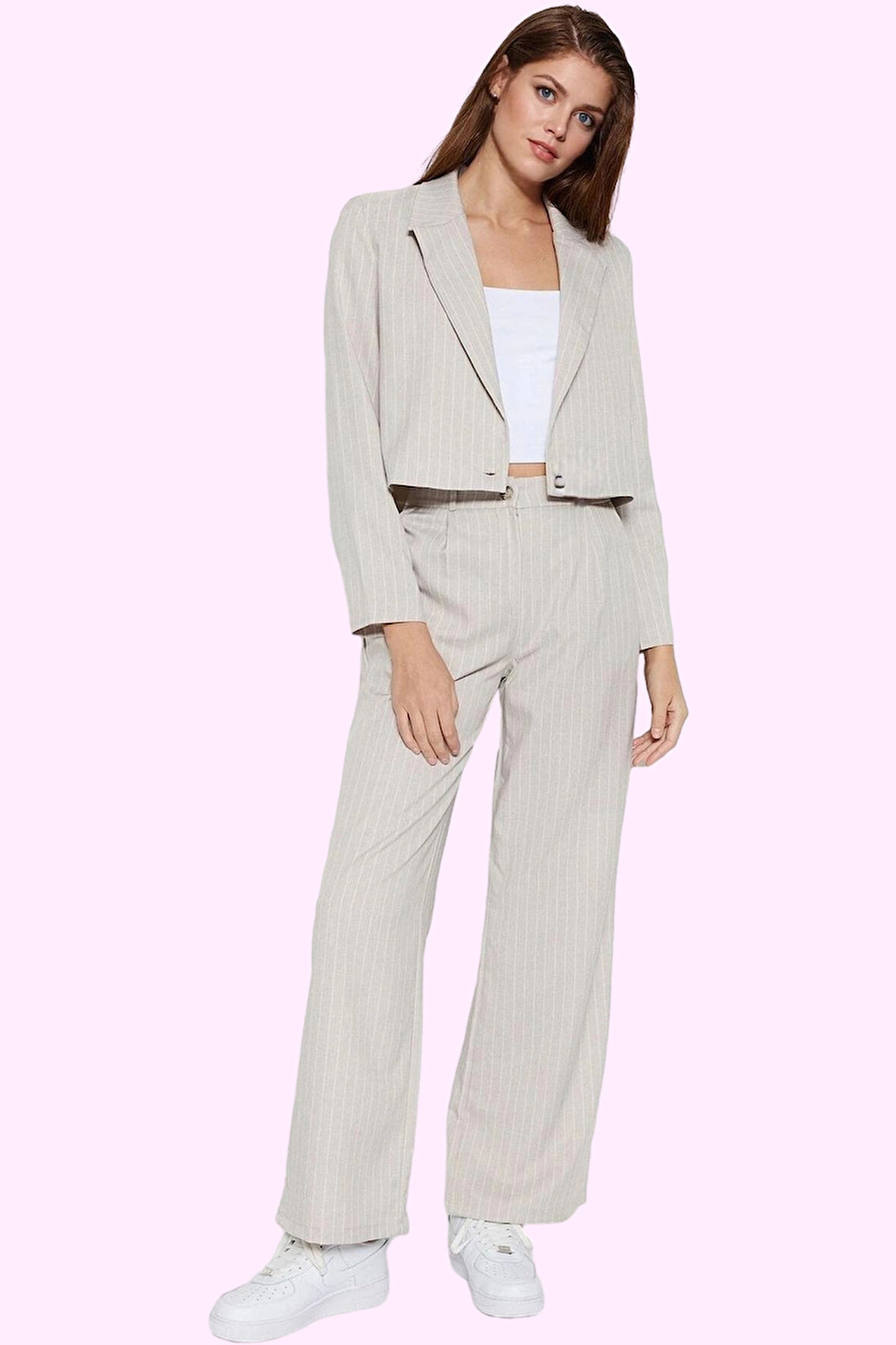 Kadın Yüksek Bel Geniş Paça Çizgili Pantolon Rahatlık ve Şıklık Yaz Aylarının Vazgeçilmezi