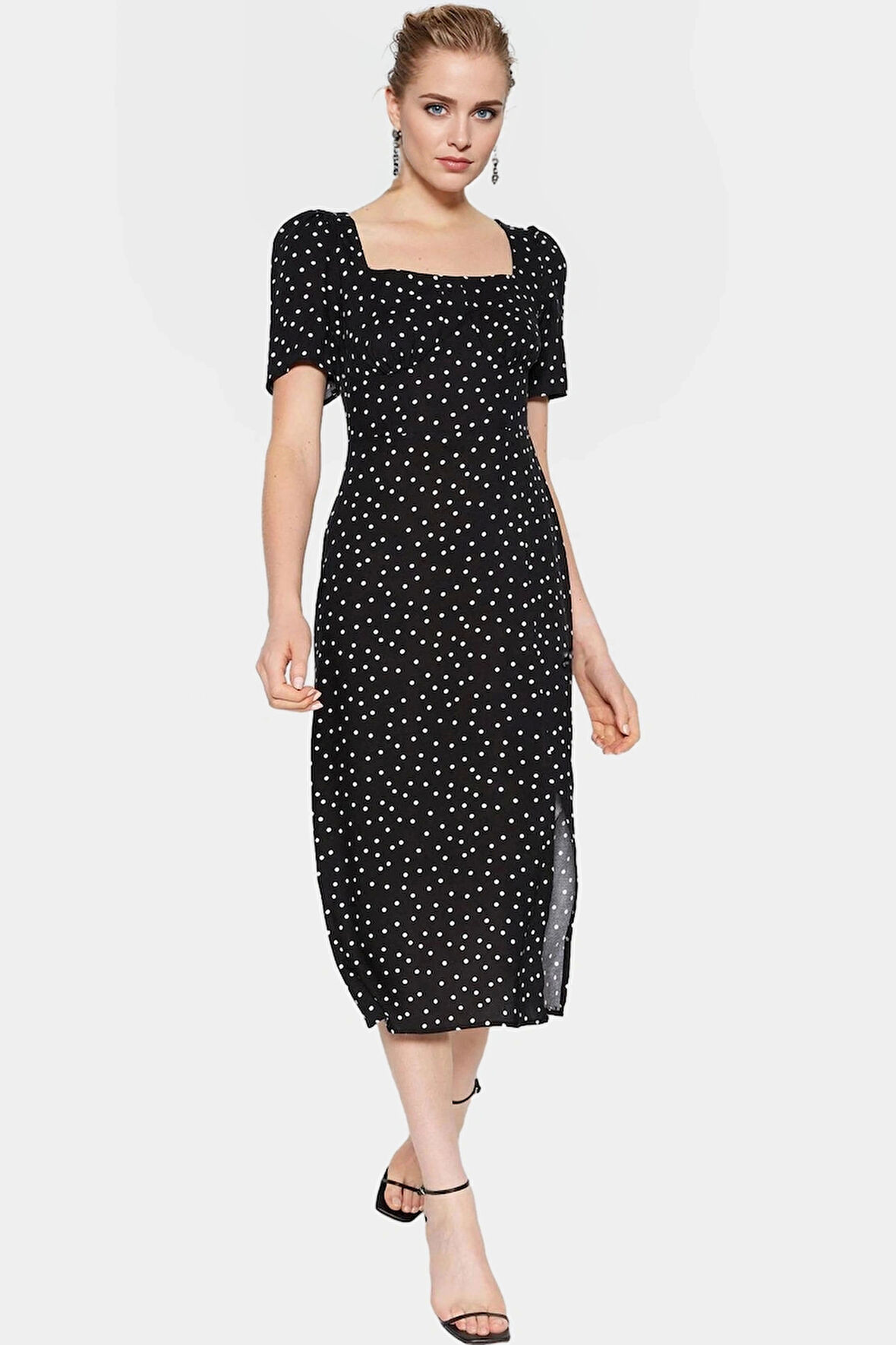 Nefes Alan Viskoz Midi Elbise A Line Kare Yaka Puantiyeli Kısa Kol Özenle Seçilmiş