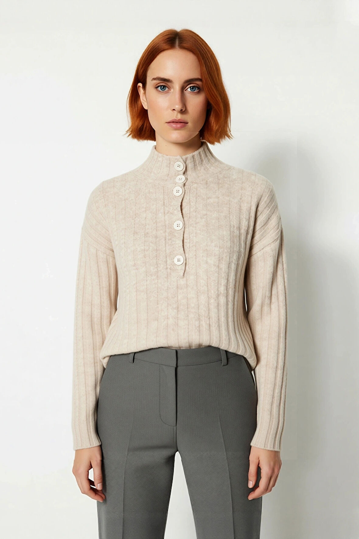 Kadın Dik Yaka Oversize Kalıp Düz Renk Düşük Kol Triko Kazak Soğuk Havalarda Konforlu ve Modern