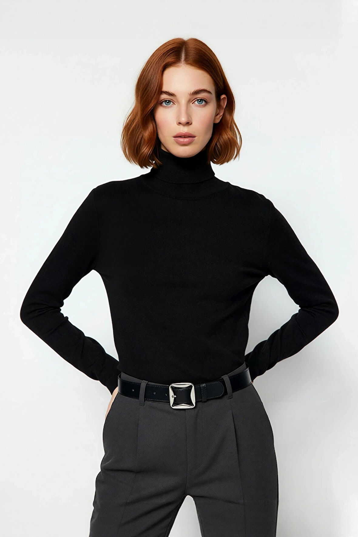 Kadınlar İçin İnce Triko Kumaş Düz Desen Balıkçı Yaka Fitted Kalıp Kışlık Basic Kazak Modeli