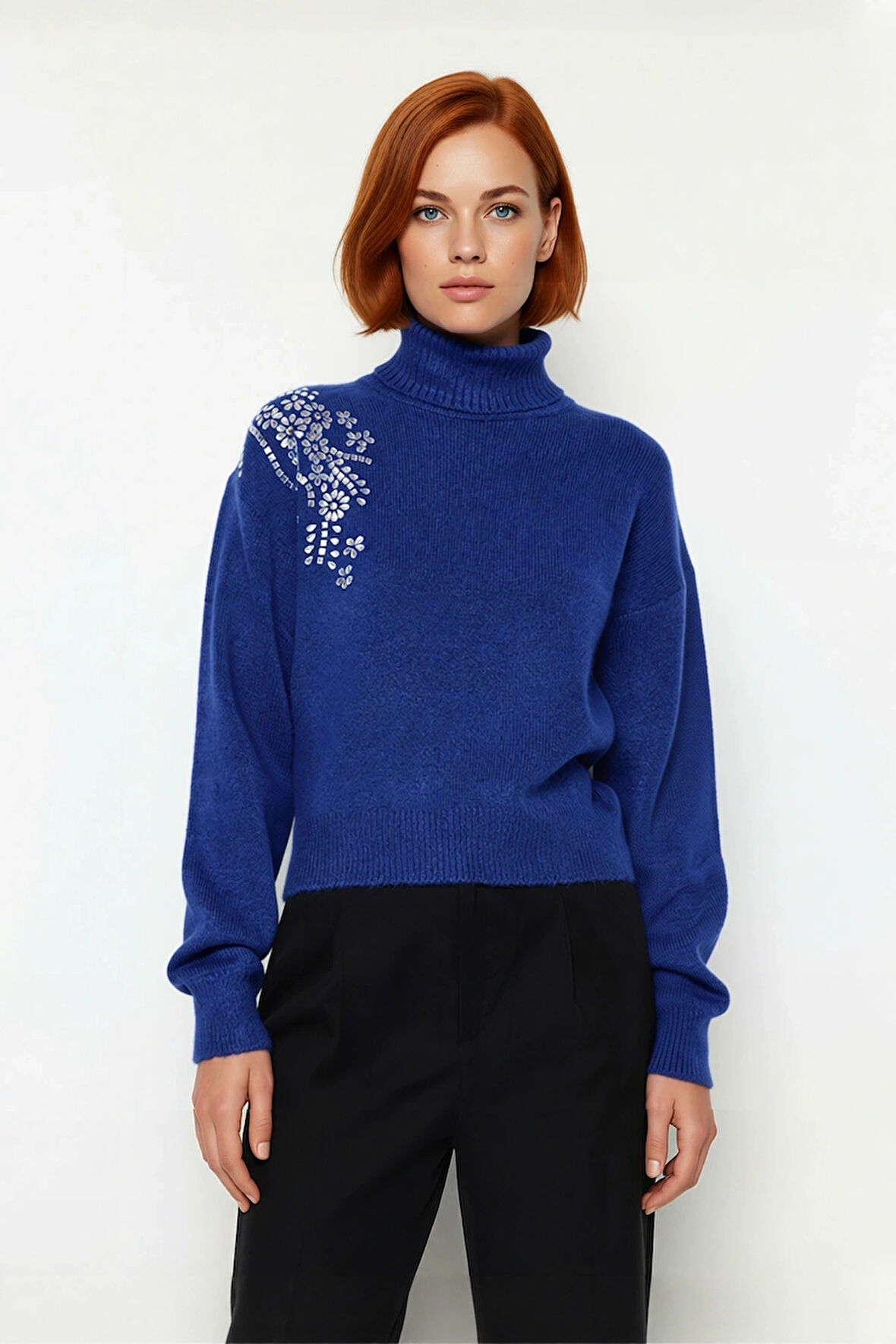 Kadın Lacivert Balıkçı Yaka Regular Kesim Taş İşlemeli Triko Kazak Soğuk Havaların Şık Seçimi