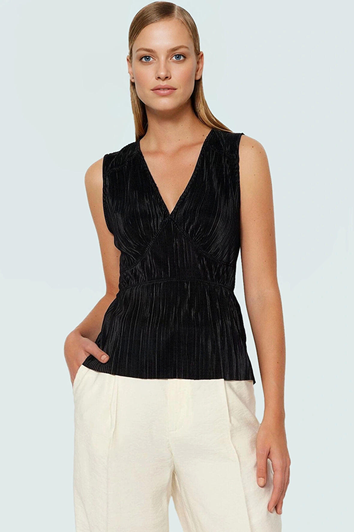 Yazlık İş Bluzu Pilise V Yaka Örme Regular Kalıp Uzun Ömürlü Konforlu Kesim Rahat Kullanım