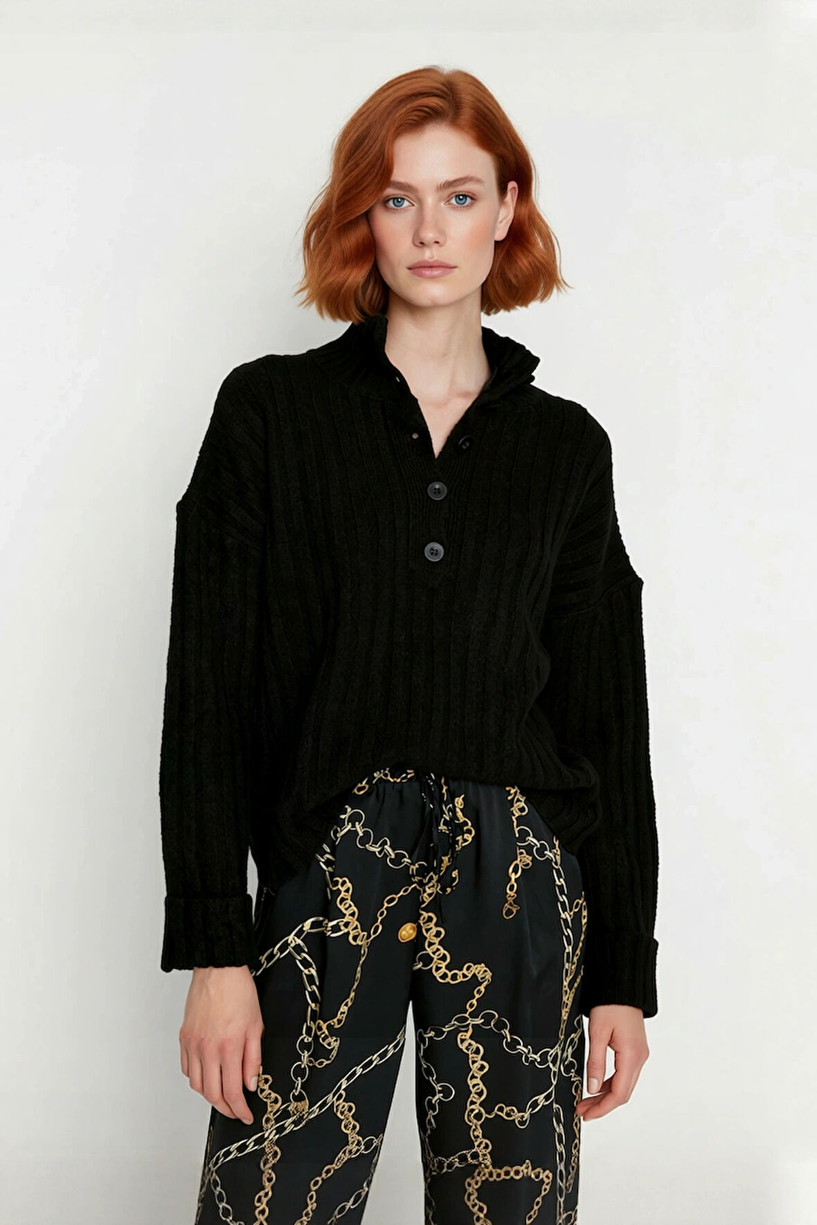 Kadın Dik Yaka Oversize Kalıp Düz Renk Düşük Kol Triko Kazak Soğuk Havalarda Konforlu ve Modern