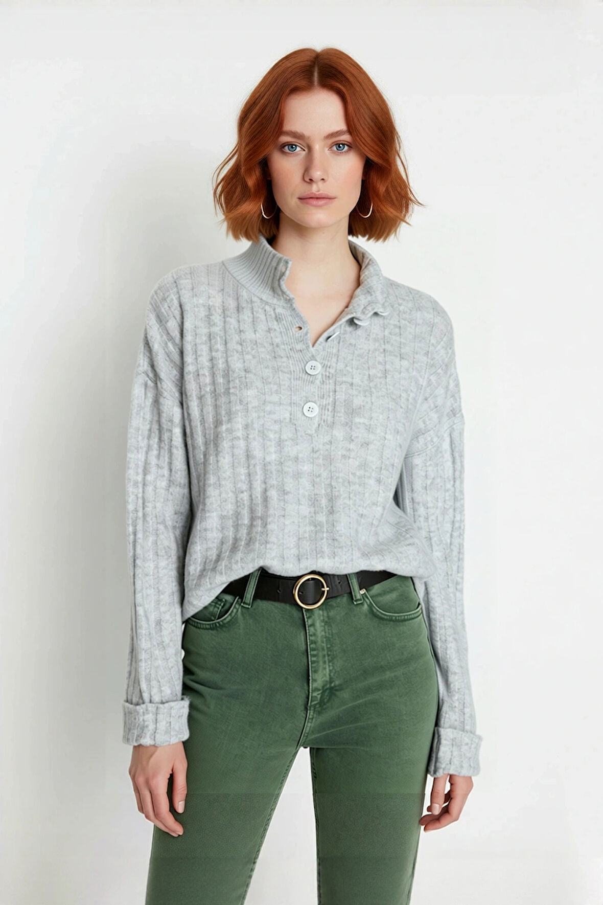 Kadın Dik Yaka Oversize Kalıp Düz Renk Düşük Kol Triko Kazak Soğuk Havalarda Konforlu ve Modern