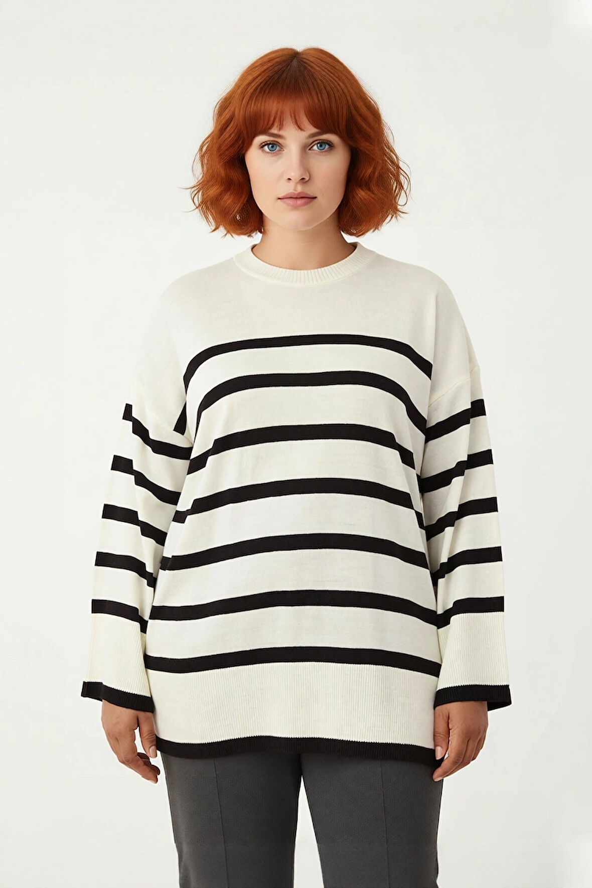 Kadınlar İçin Akrilik Materyalden Üretilen Çizgili Relaxed Kesim Bisiklet Yaka Triko Kazak