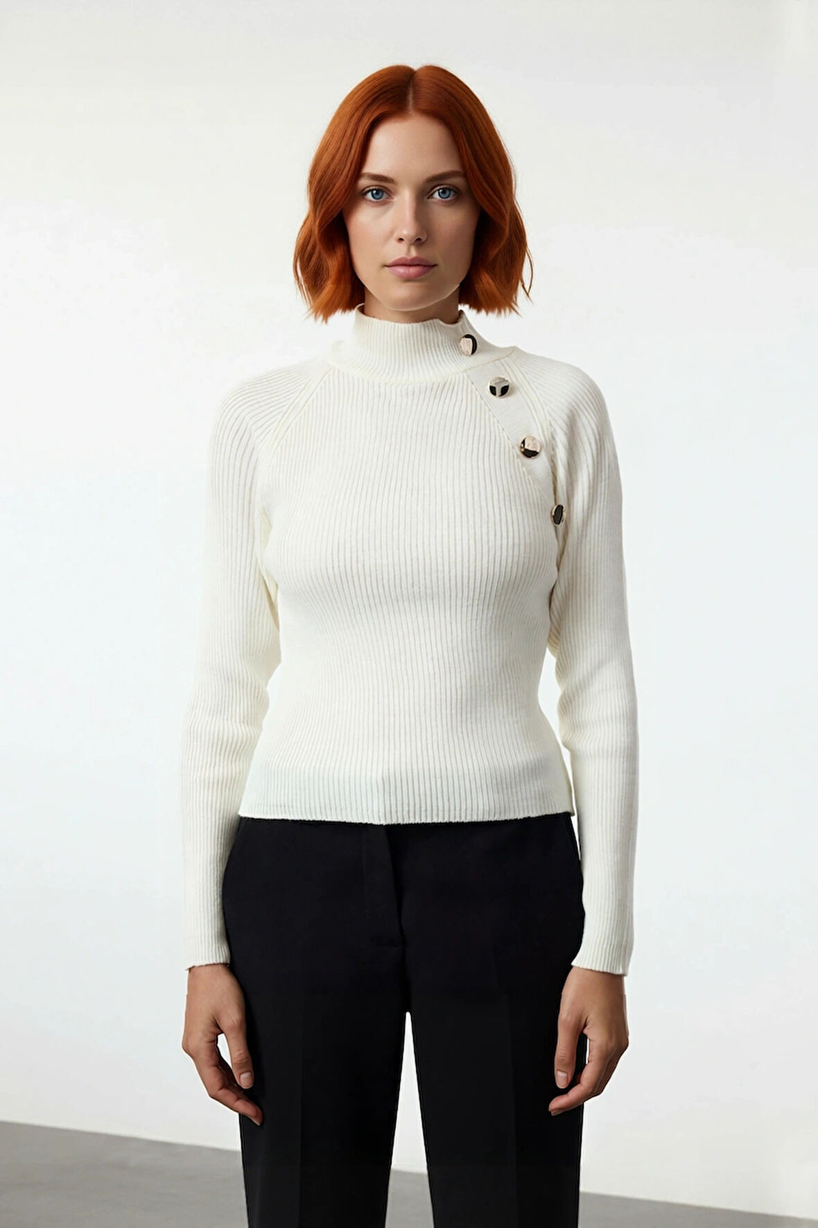 Kadın Şık Akrilik Fitted Kesim Dik Yaka Düz Desen Uzun Kol Triko Kazak Ofis ve Günlük Kullanım