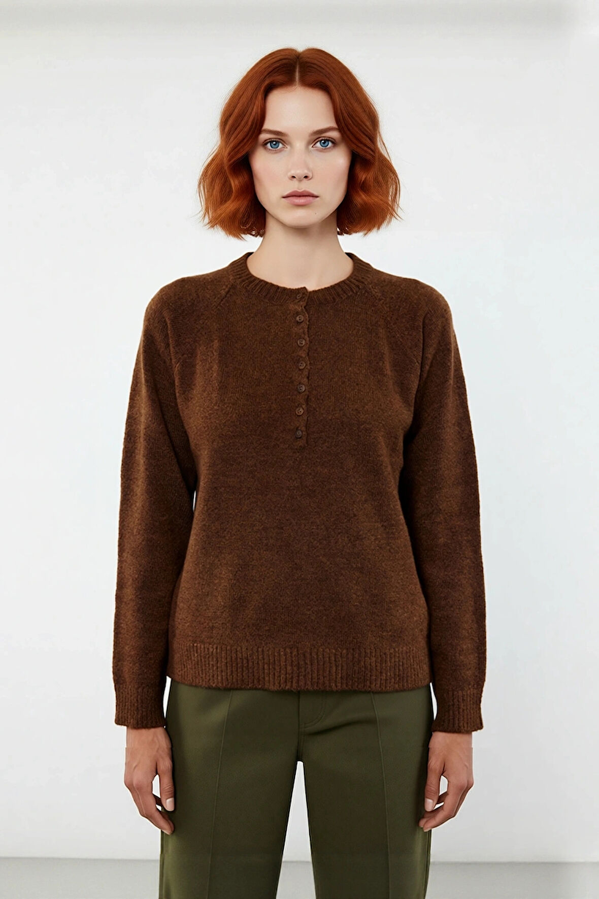 Kadın Rahat Kesim Triko Kazak Reglan Kol Bisiklet Yaka Düğme Detaylı Kış Modası Günlük Şıklık