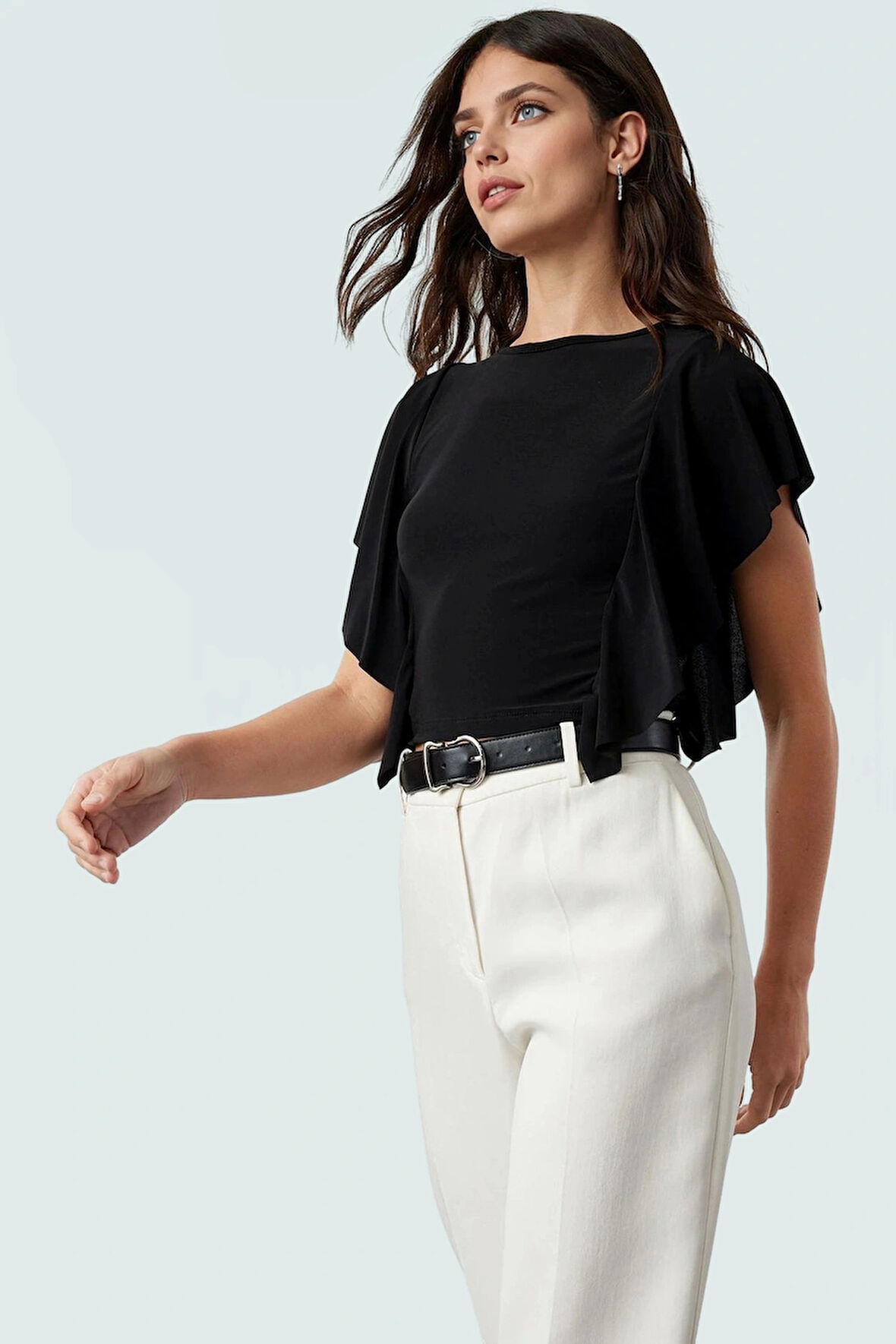 Örme Crop Bluz Bisiklet Yaka Fırfırlı Kollar Rahat Kalıp Ve Şık Konforlu Kesim