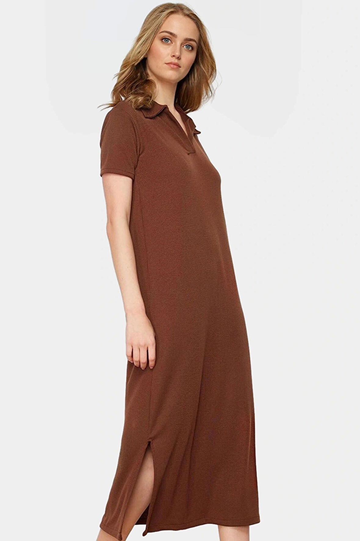 Günlük Kullanım İçin Şık Polyester Midi Elbise Polo Yaka Görünüm Mükemmel Uyum