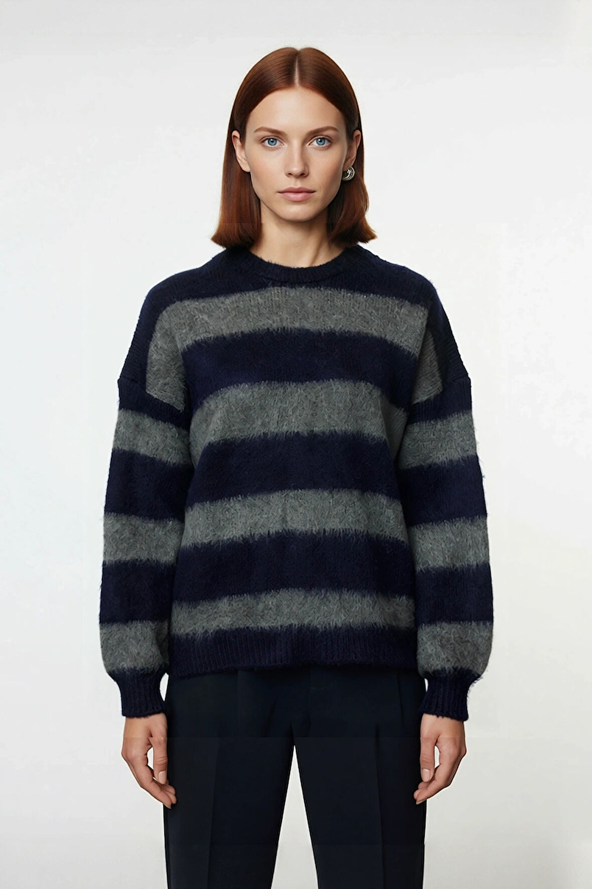 Kadın Geniş Kalıp Çizgili Triko Kazak Rahat Bisiklet Yaka Tasarımı Kış Günleri İçin Konforlu Seçim