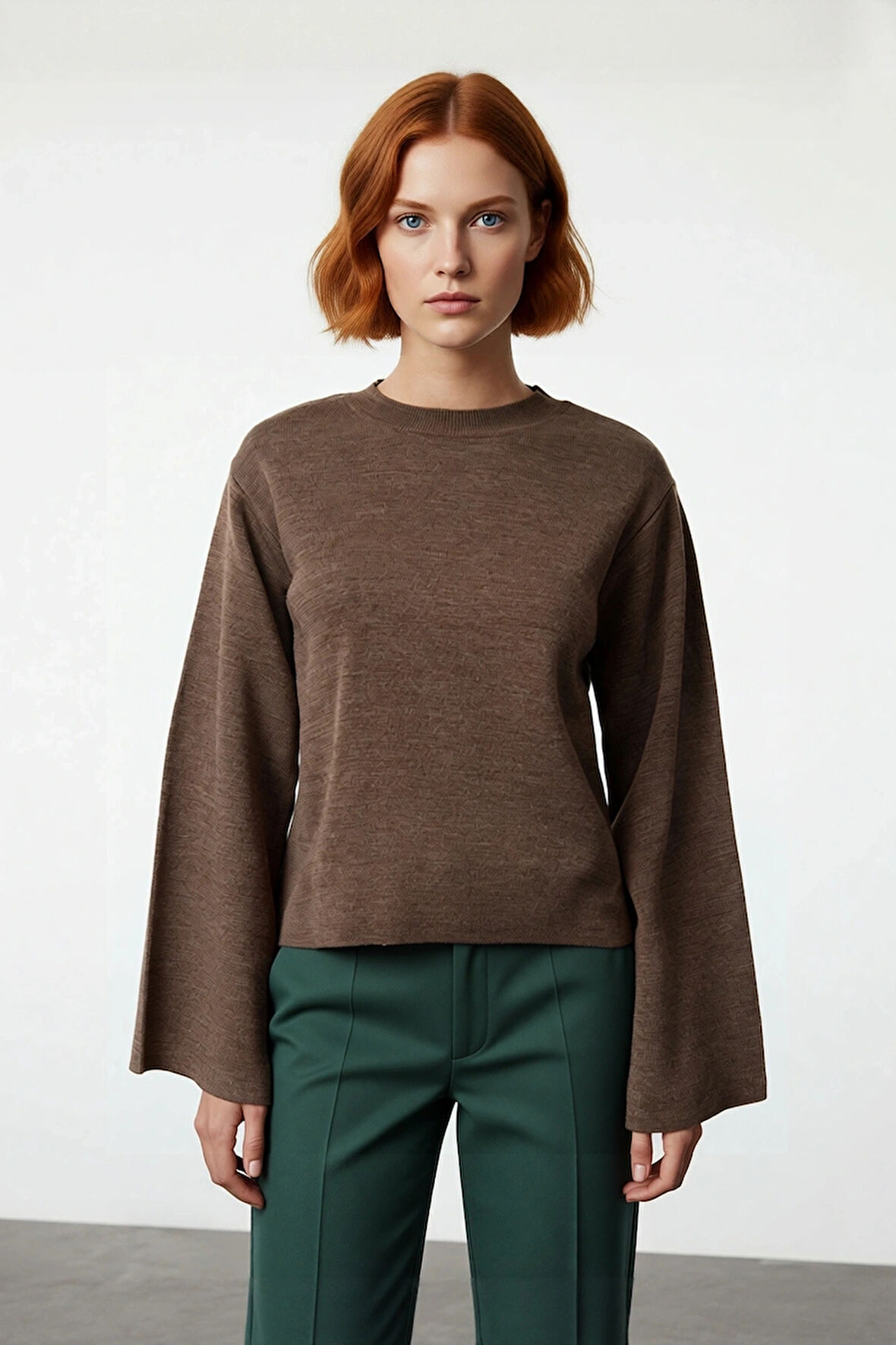 Kadın Sürdürülebilir Akrilik Materyal Regular Kalıp Uzun İspanyol Kol Triko Kazak Kış Modası