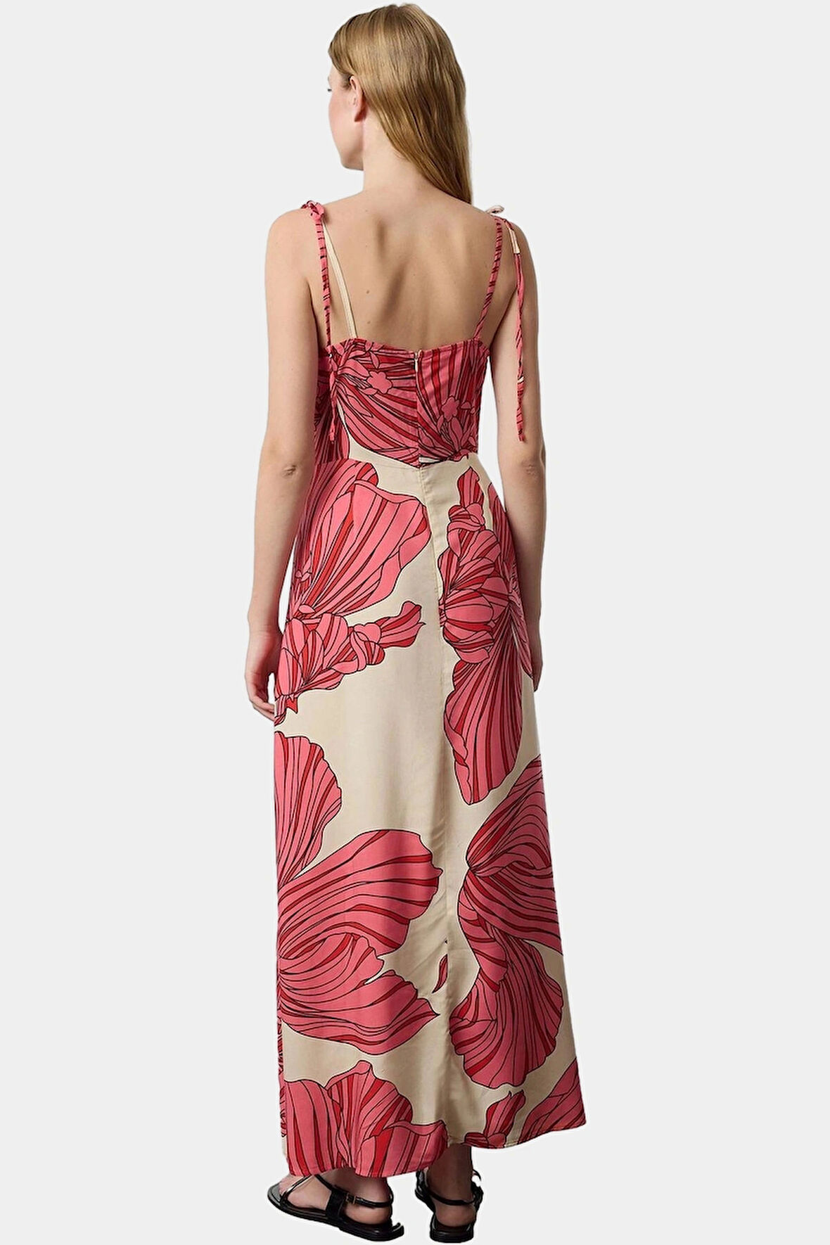 Leopar Desenli Kolsuz Viskoz Maxi Elbise A Line Kesim Yırtmaç Detay Zarifane Tasarım Modern Stil