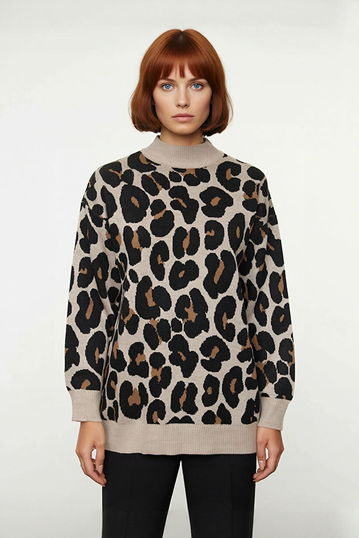 Kadın Soğuk Havalar İçin Relaxed Kalıp Jakar Dokuma Animal Desenli Dik Yaka Triko Kazak Kaliteli