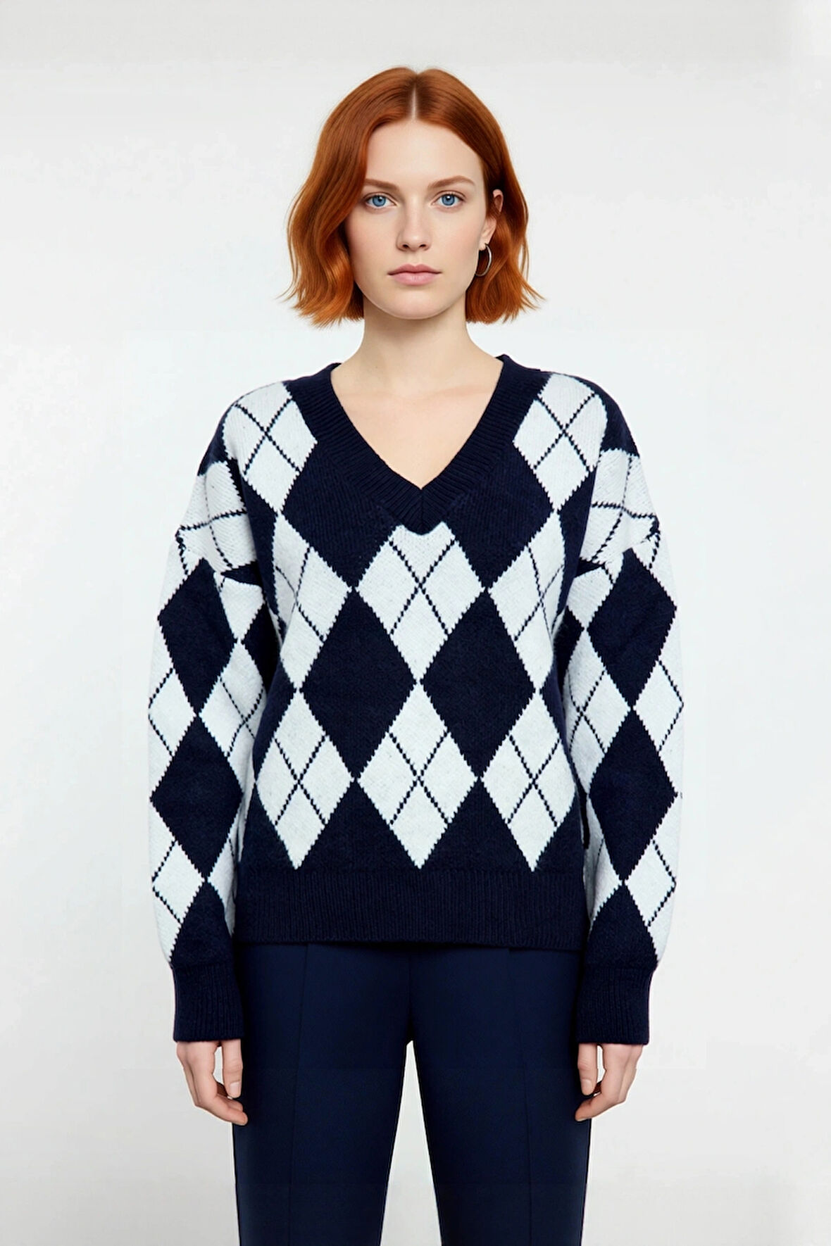 Kadın Oversize Baklava Desen V Yaka Düşük Kol Triko Kazak Soğuk Günlerde Sıcak ve Şık Stil