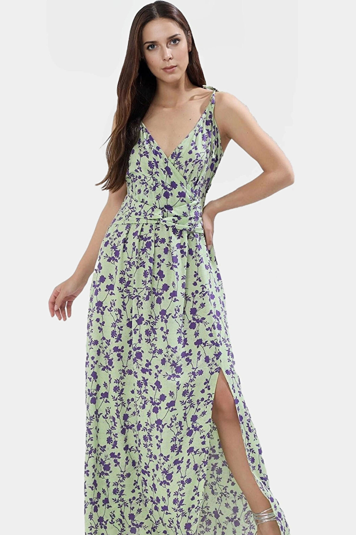 Leopar Desenli Kolsuz Viskoz Maxi Elbise A Line Kesim Yırtmaç Detay Zarifane Tasarım Modern Stil