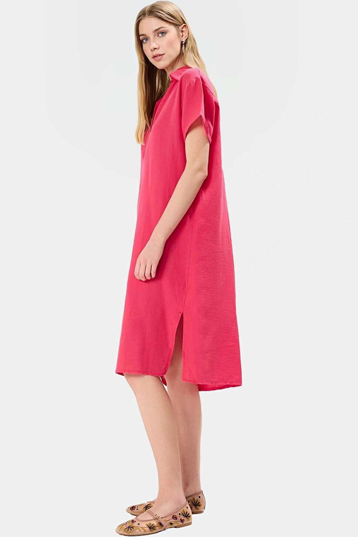 Yazlık Şıklığıyla Nefes Alan Pamuklu Midi Elbise Günlük Kullanım İçin