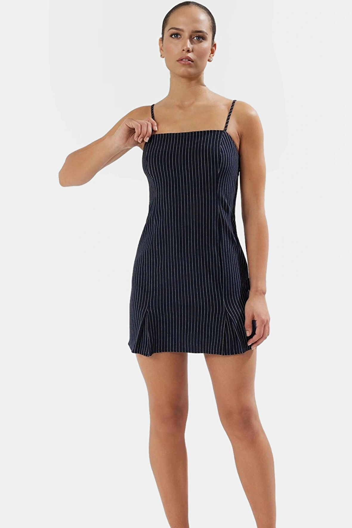 A Line Kolsuz Çizgili Mini Elbise Viskoz Dokuma Kumaştan Modern Stil Özenle Seçilmiş