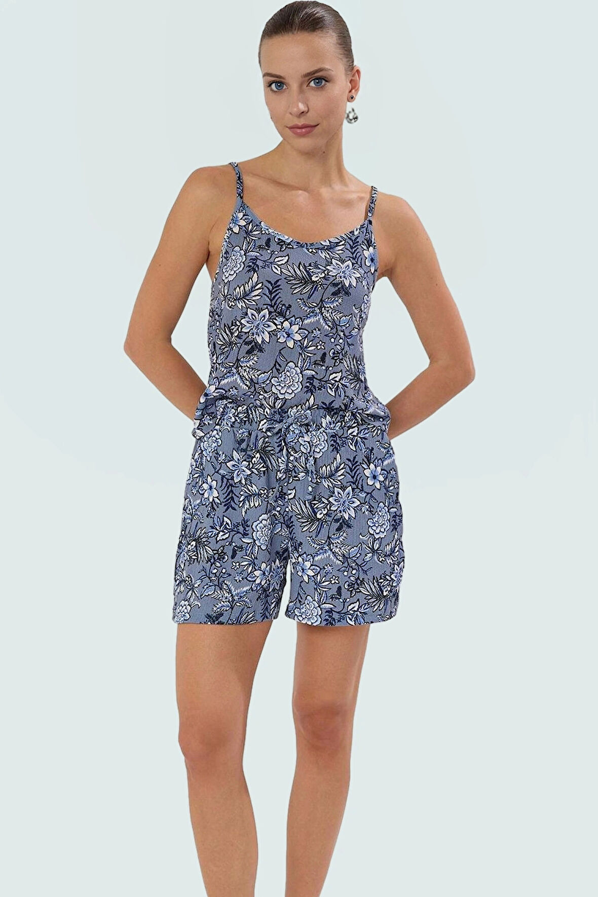 Rahat Örme Çiçekli Yazlık Şort Ve Crop Üst Takım 96 Polyester Mini Boy Profesyonel Görünüm