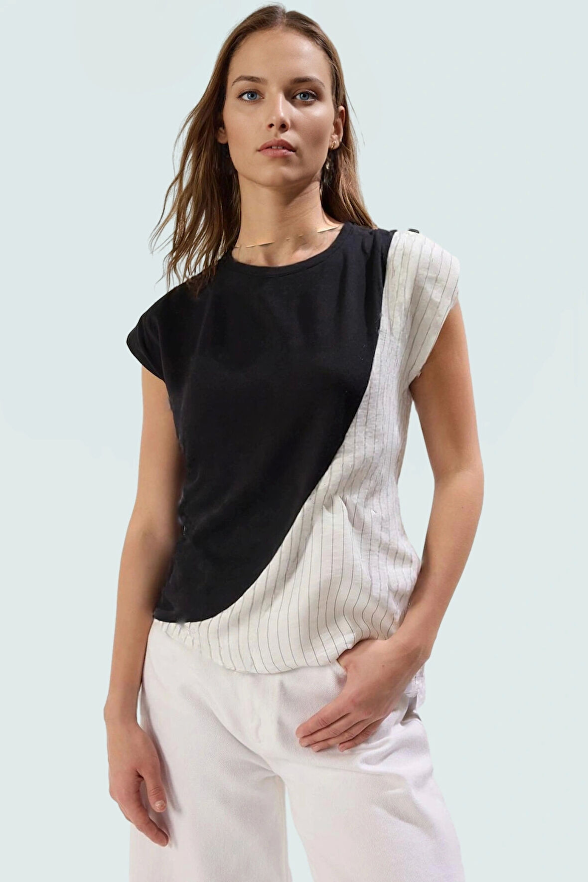 Asimetrik Bluz Kısa Kol Bisiklet Yaka Pamuklu Örme Kumaş Rahat Kalıp Ve Şık