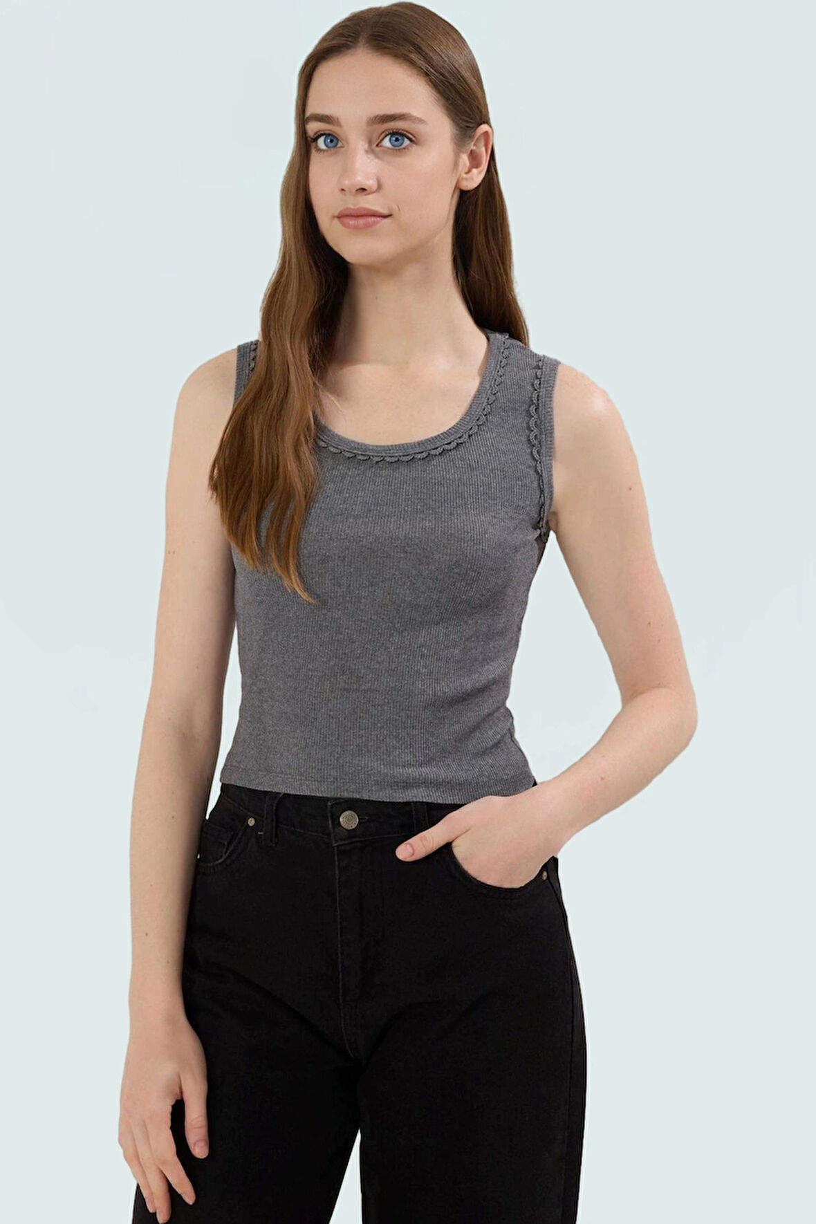 Yazlık Kolsuz Bluz Havuz Yaka Fitted Kalıp Rejenere Kaşkorse Kumaş Trend Tasarım