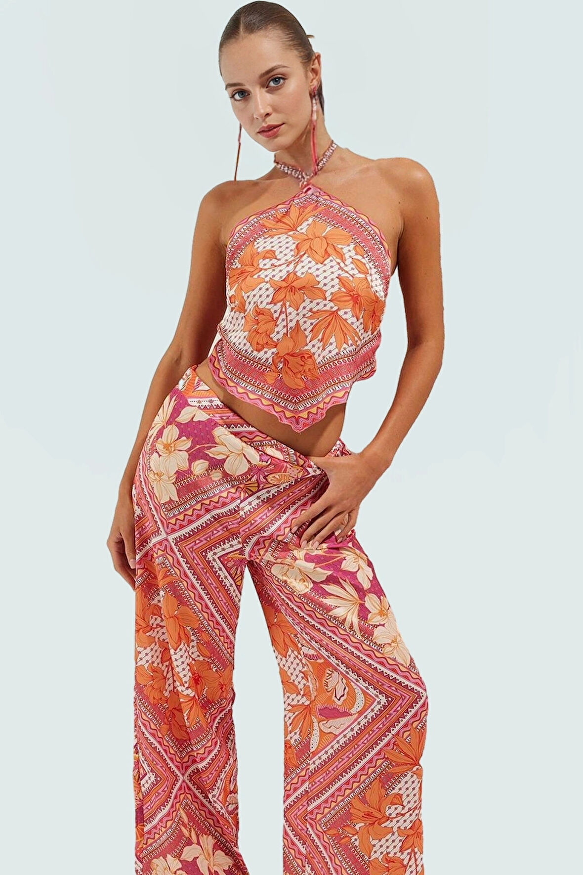 Rahat ve Şık Plaj Takımı Saten Kumaşlı Şal Desenli Bluz Pantolon Kaliteli İşçilik Konforlu Kesim