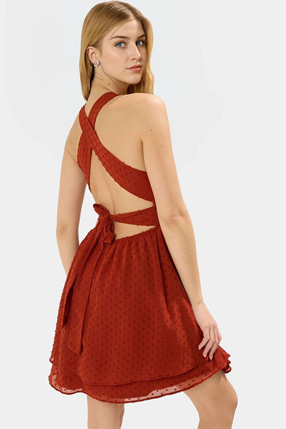 Dokuma Şifon Mini Elbise Puantiyeli Desen Boyundan Bağlamalı Yaka Seçkin Malzeme Konforlu Kesim