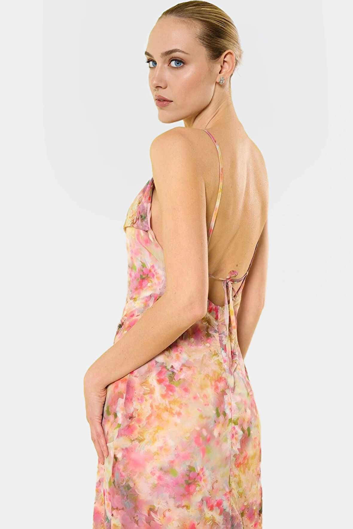 Çok Soyut Desenli A line Şifon Midi Elbise Yaz İçin Mükemmel Trend Tasarım Modern Stil