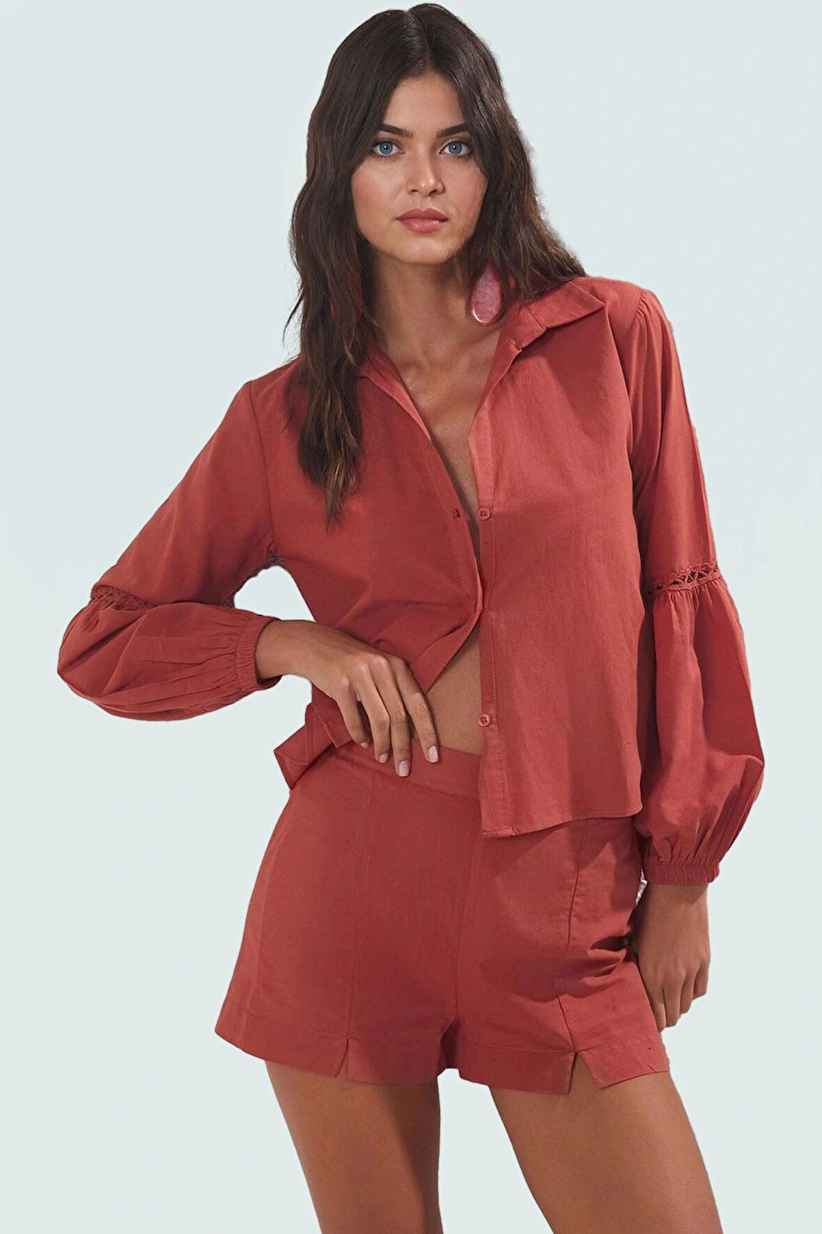 Şık Kadın Plaj Takımı Pamuk Gömlek Şort Yazlık ve Rahat Konforlu Kesim Yüksek Kalite