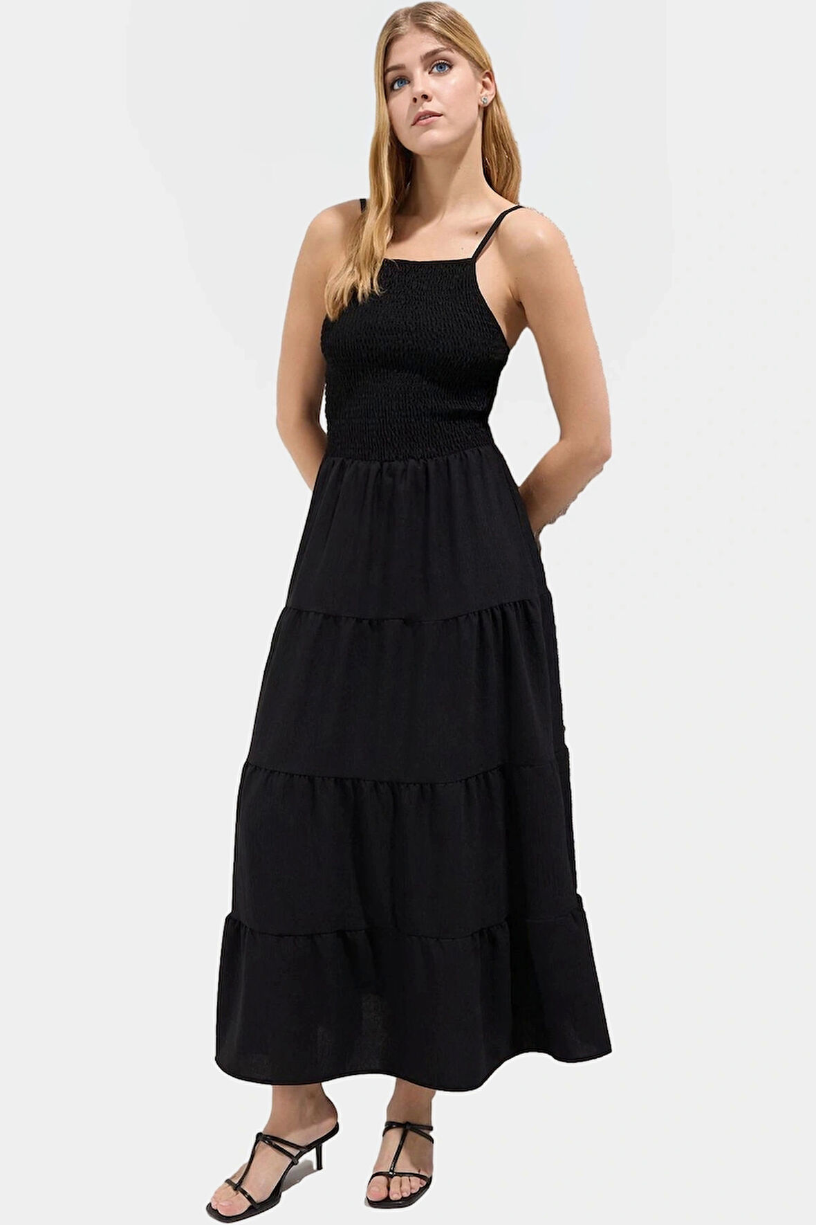 Yazlık Maxi Elbise Rahat Dokuma Kumaş Halter Yaka Gipeli Detay Dayanıklı Malzeme