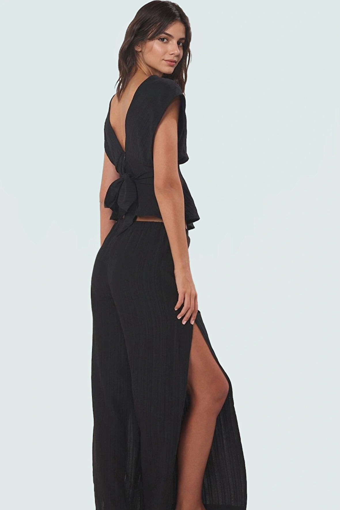 Yazlık Kolsuz Bluz ve Yırtmaçlı Pantolon Takım Dokuma Kumaş Yüksek Kalite Modern Stil