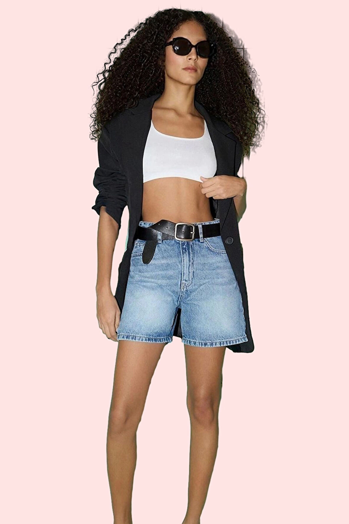 Kadın Denim Şort Pamuk Rahat Günlük Kombinler İçin Modern Tasarım Yaz Aylarının Vazgeçilmezi