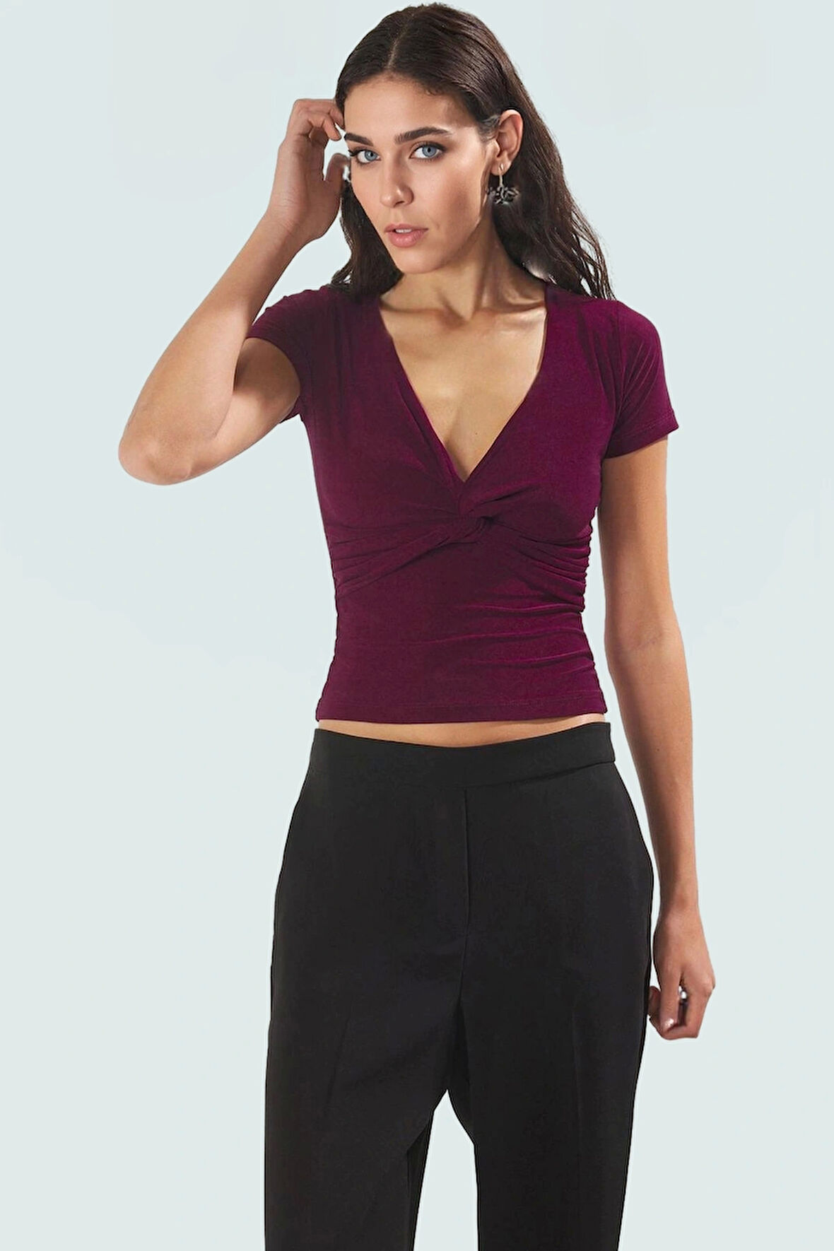 100 Polyester Fitted Vücut Bluz Renk V Yaka Yazlık Şık Görünüm Zarifane Tasarım Uzun Ömürlü