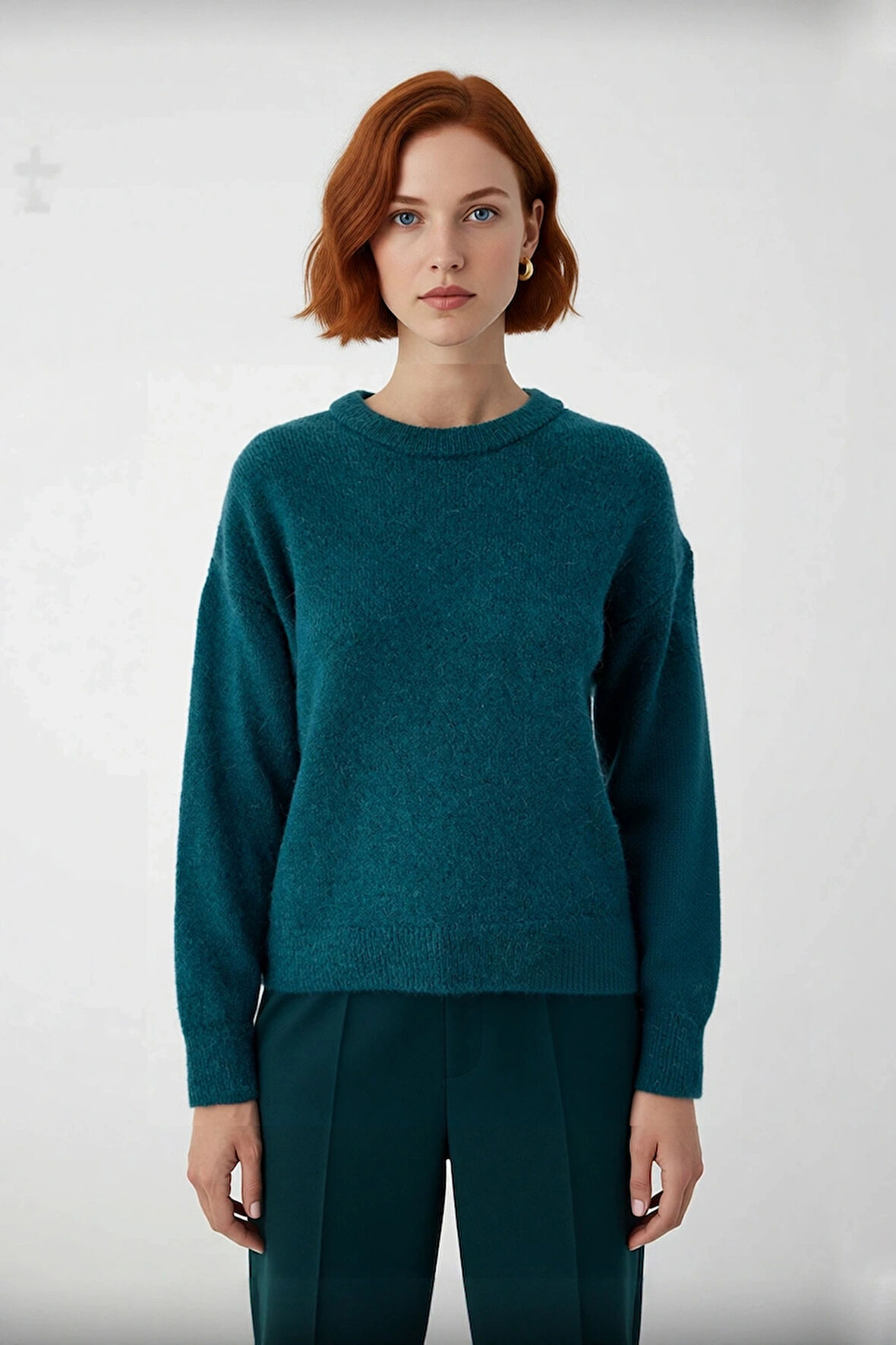 Şık Kadın Triko Kazak Regular Kalıp Düşük Kol Bisiklet Yaka Tasarım Soğuk Havalar İçin Mükemmel