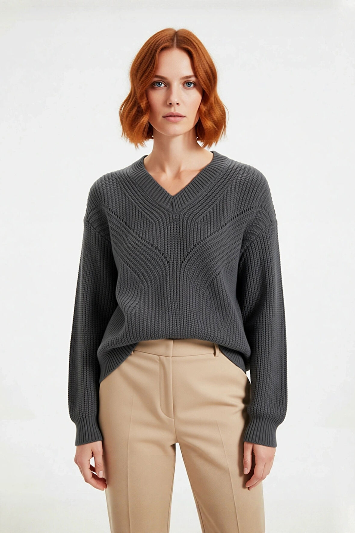 Kadın Regular Kalıp Akrilik Triko Kazak Ajurlu V Yaka Düşük Kol Kış Mevsimi İçin İdeal Şıklık.