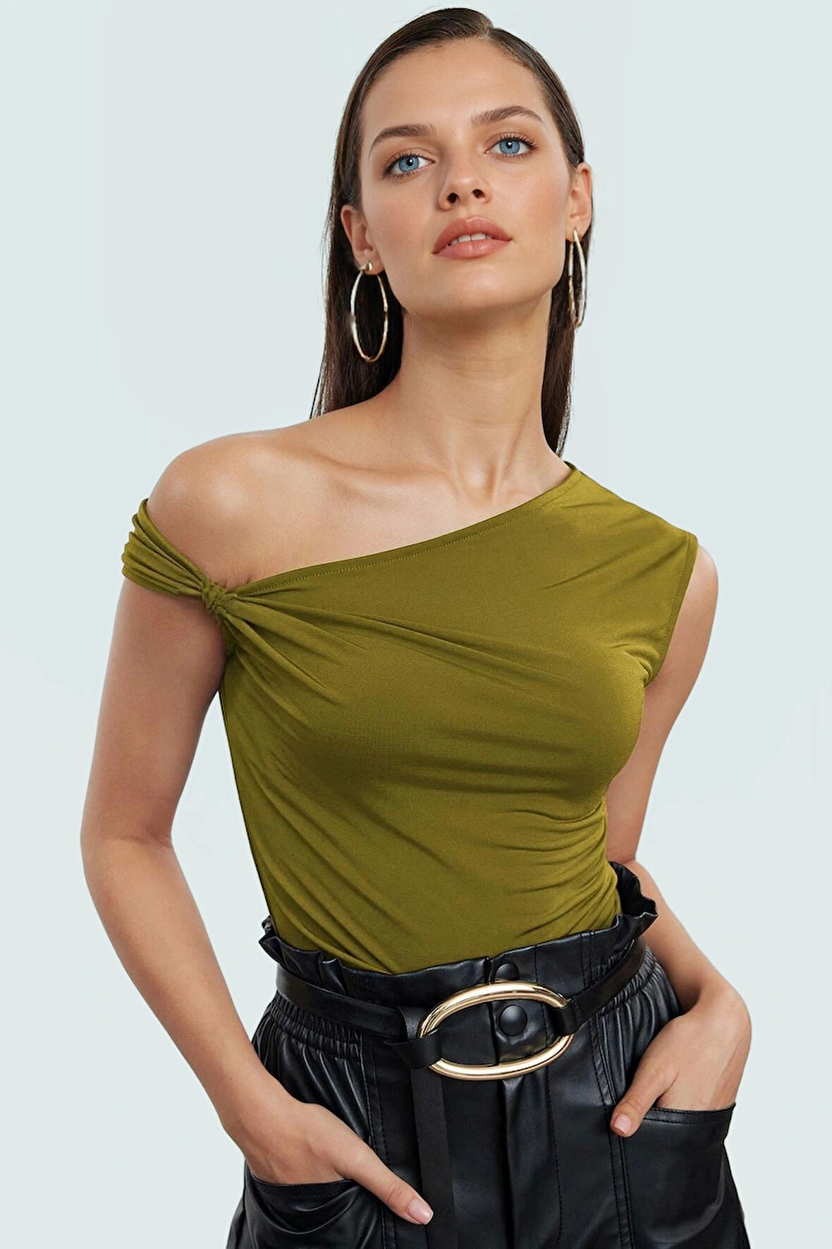 Fitted Kalıp Kolsuz Örme Bluz Asimetrik Yaka Tasarım Konforlu Kesim Dayanıklı Malzeme