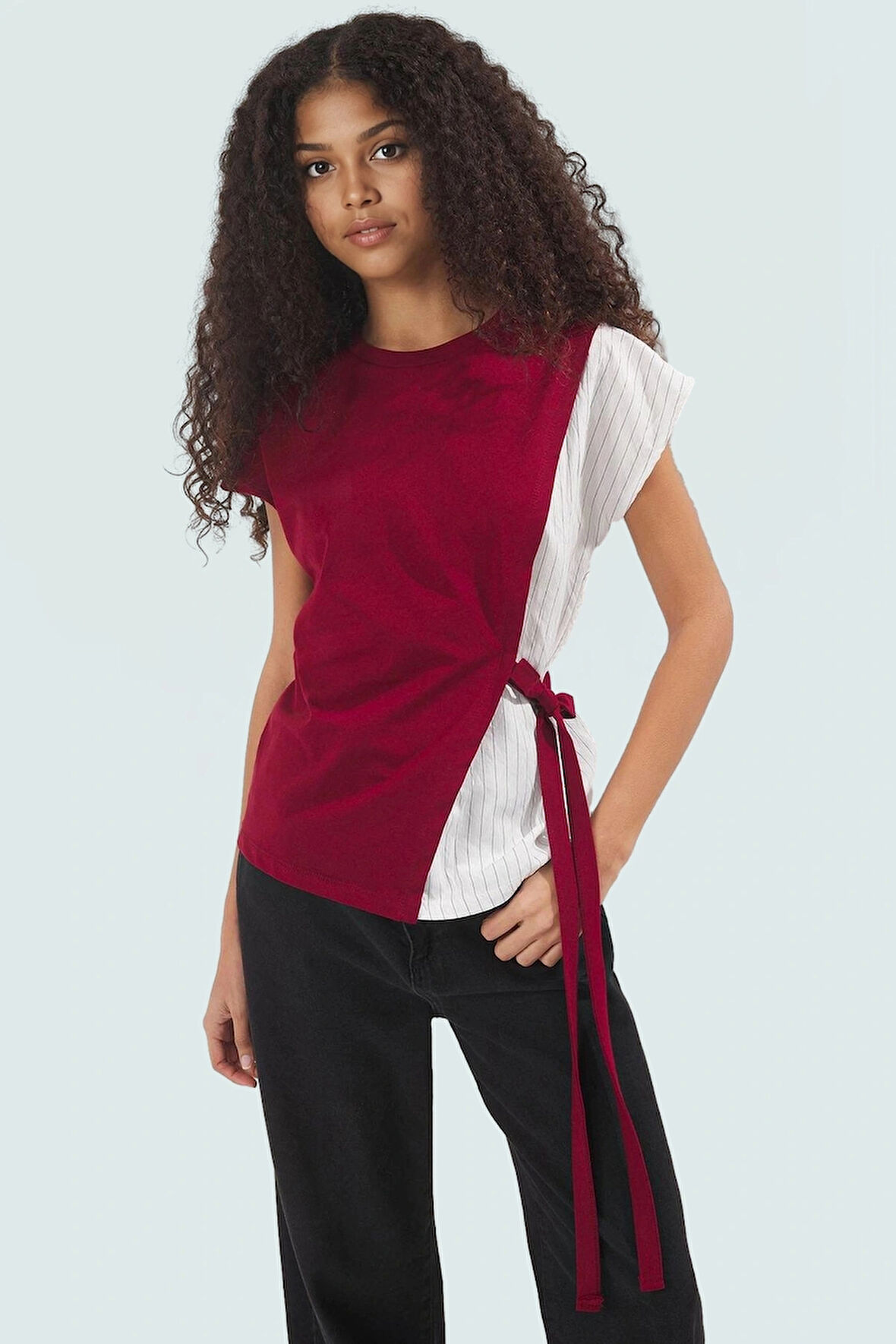 Asimetrik Bluz Kısa Kol Bisiklet Yaka Pamuklu Örme Kumaş Rahat Kalıp Ve Şık