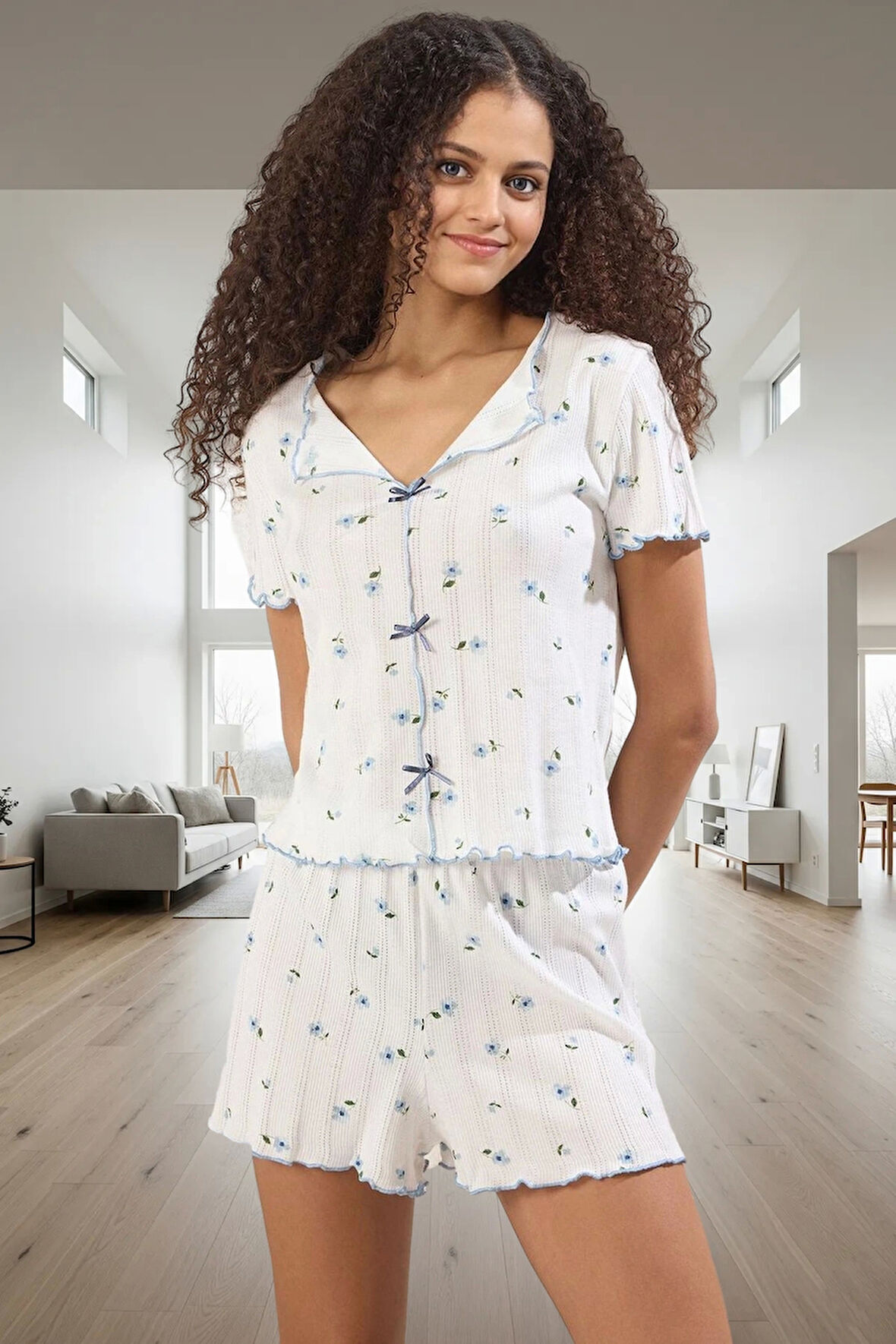 Çiçekli Desenli Pamuklu Pijama Takımı Rahatlık ve Şıklık Bir Arada Konforlu Kesim Şık Görünüm